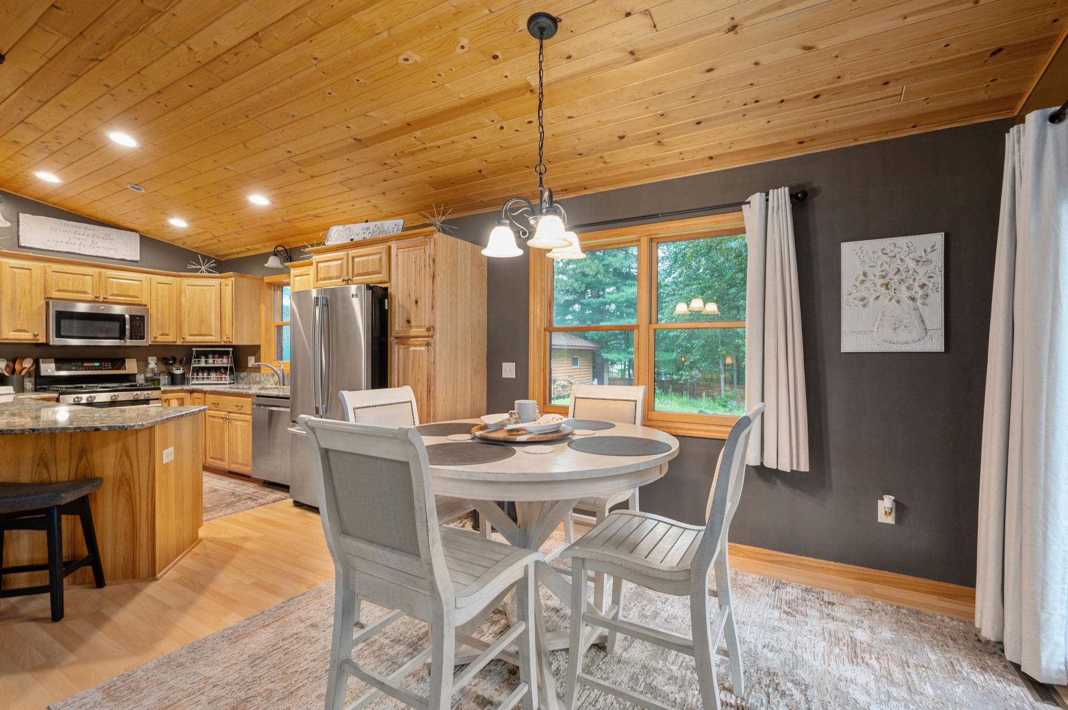 1103 Lakewood Lane