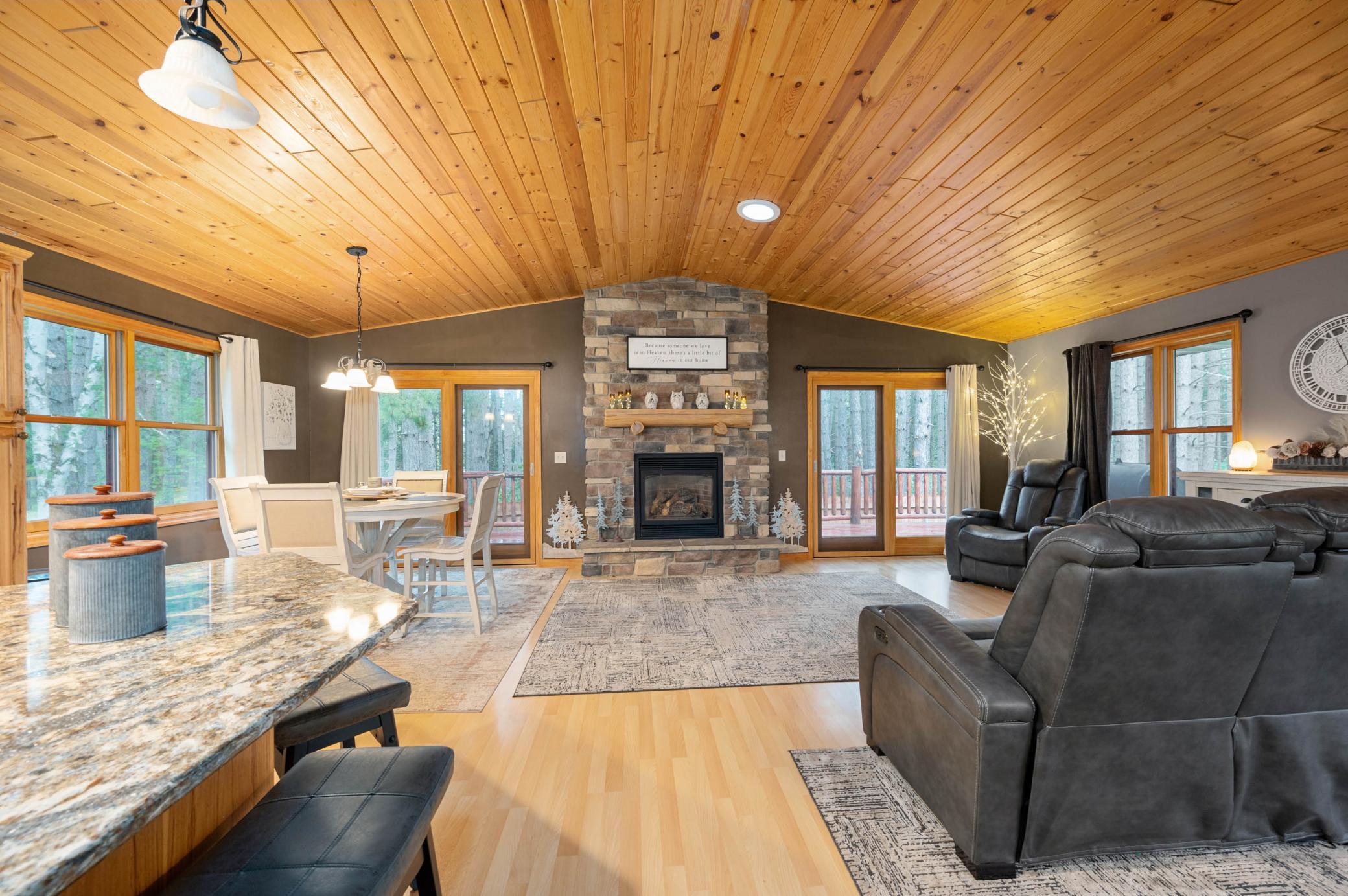 1103 Lakewood Lane