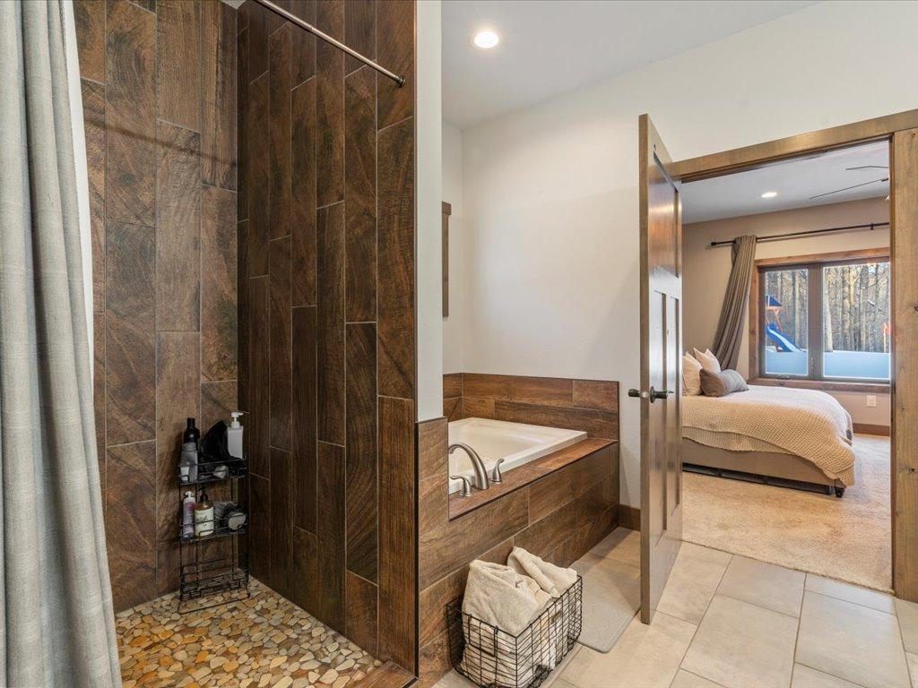 37232 Twin Fawns Lane