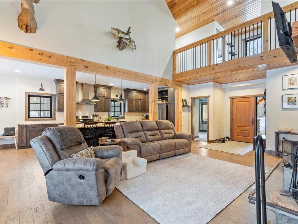 37232 Twin Fawns Lane