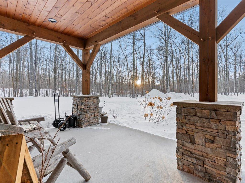 37232 Twin Fawns Lane