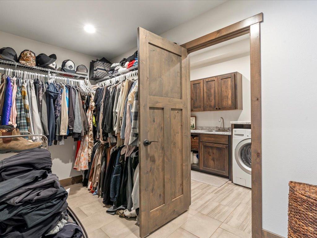 37232 Twin Fawns Lane