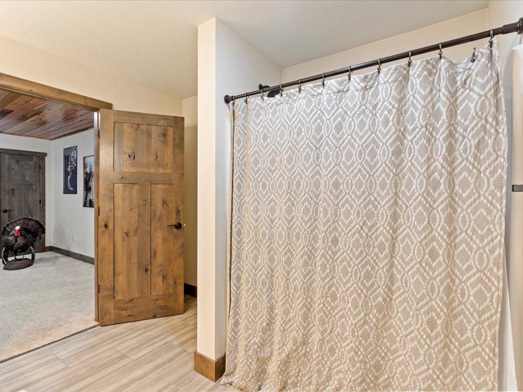 37232 Twin Fawns Lane