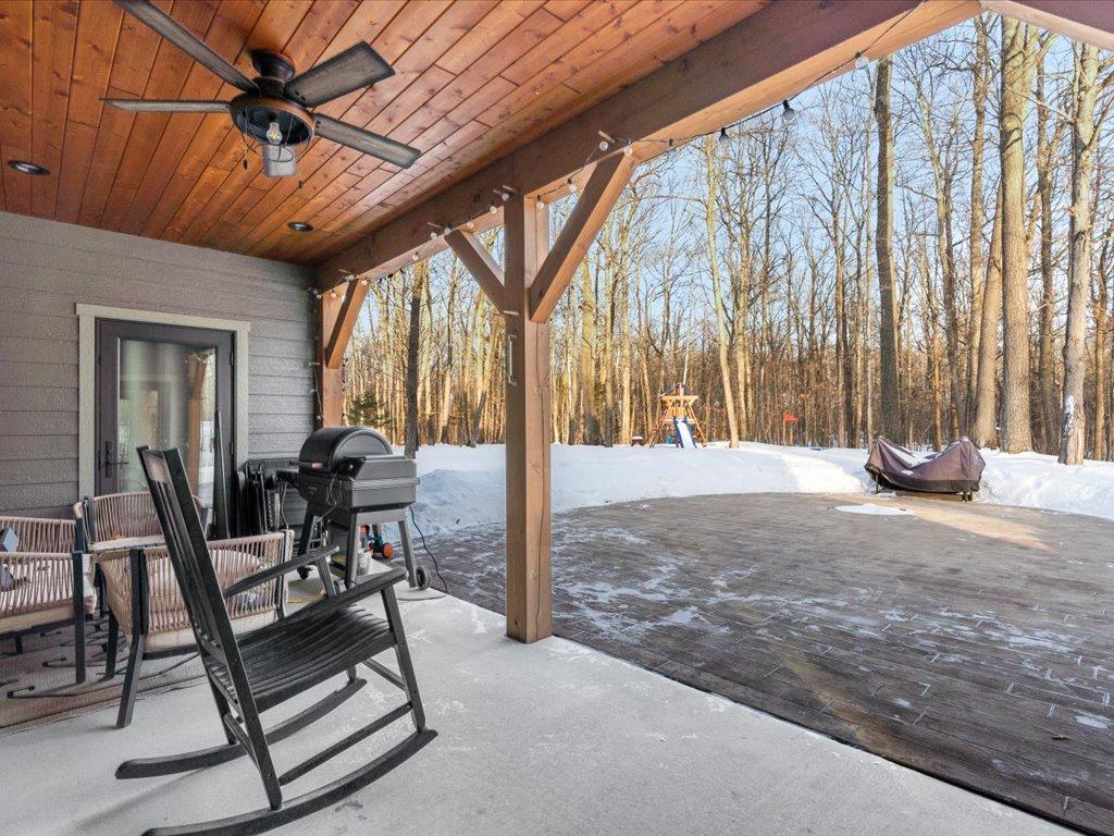 37232 Twin Fawns Lane