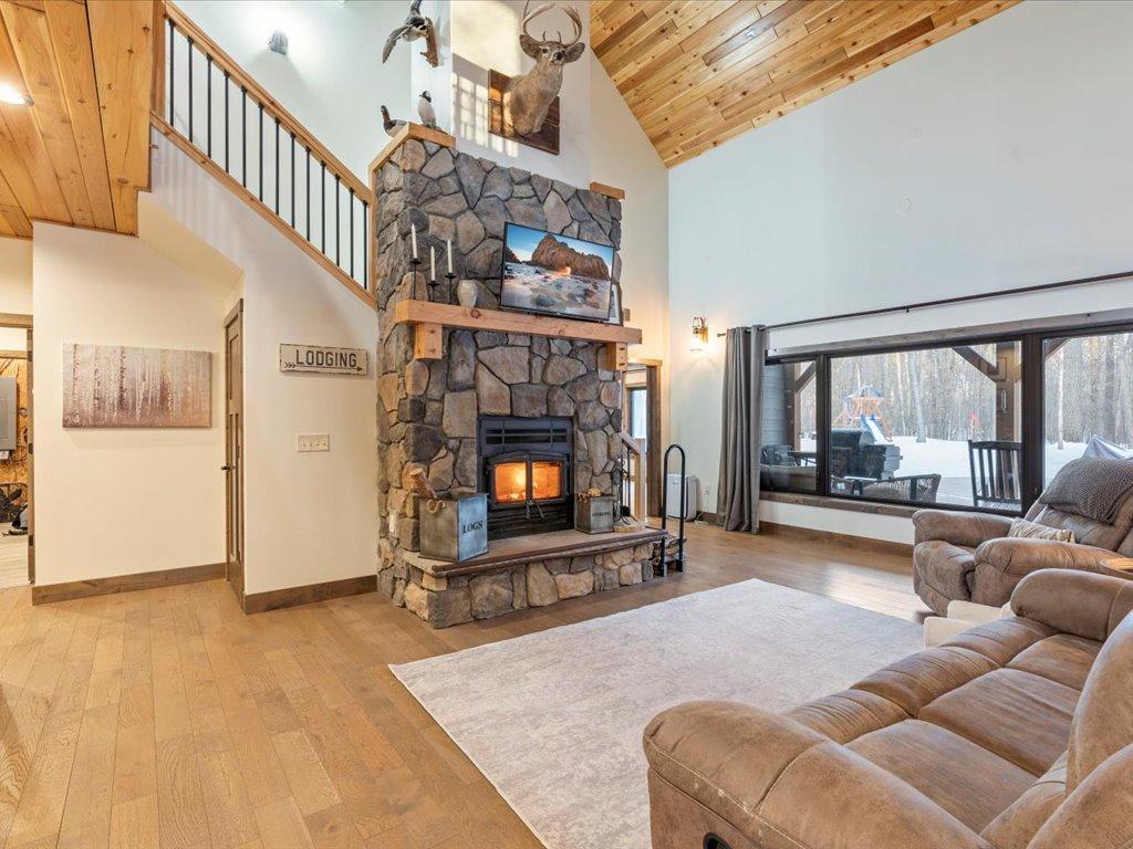 37232 Twin Fawns Lane