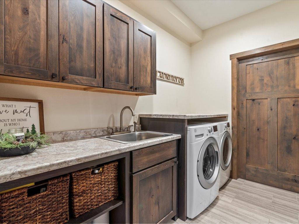 37232 Twin Fawns Lane