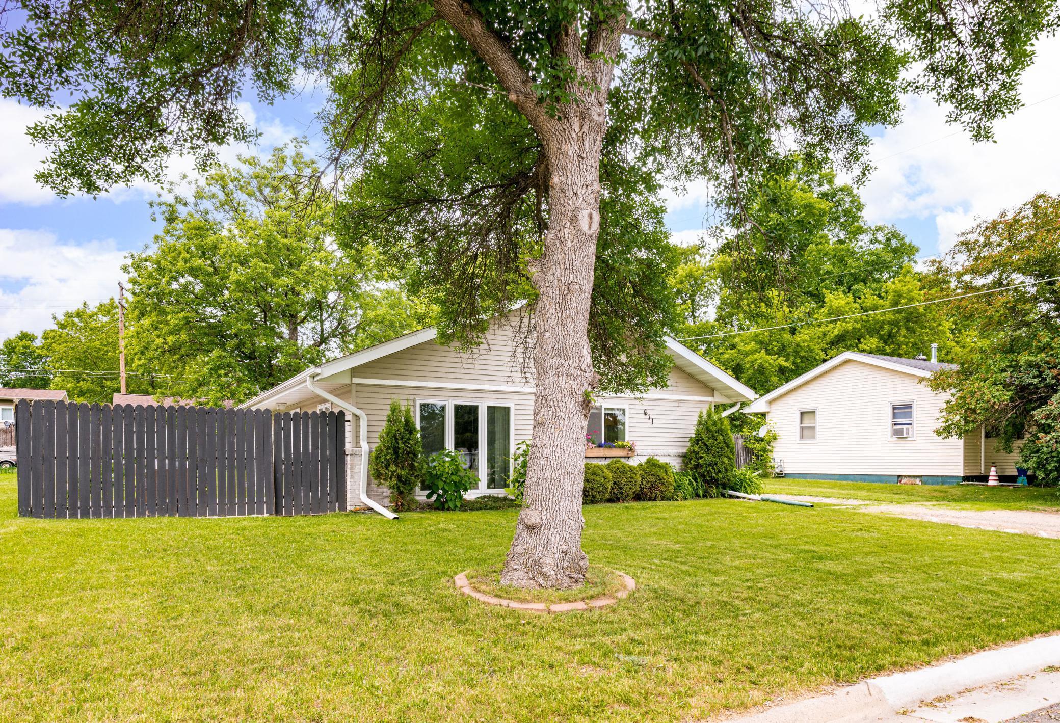 611 NE 11th AVE