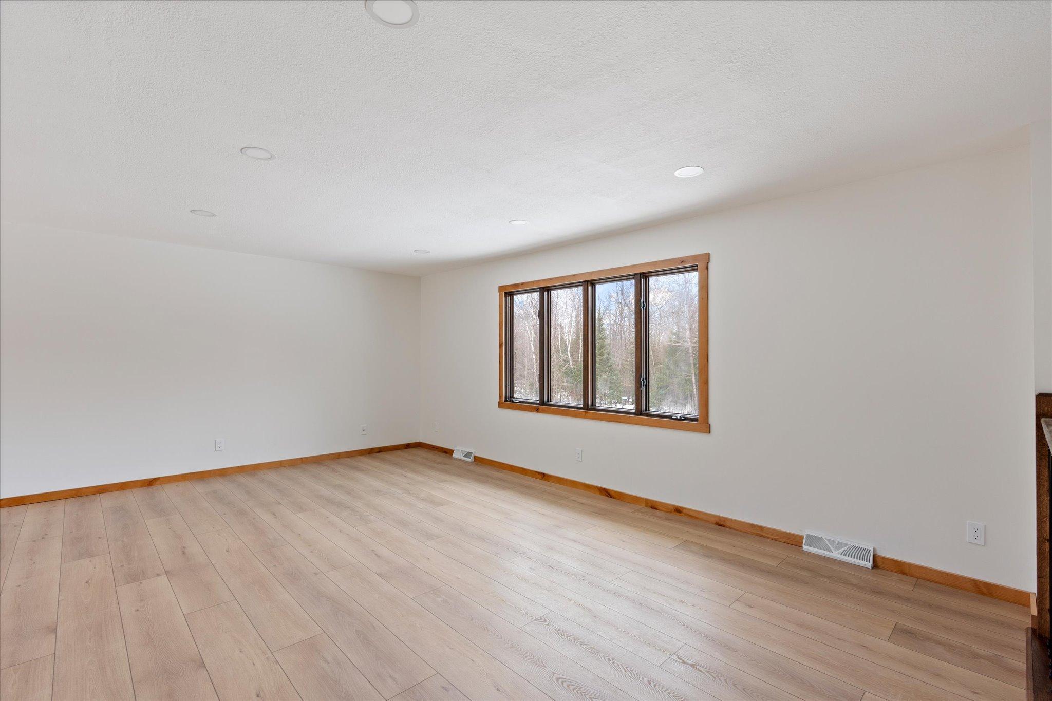 37098 Woodland Drive