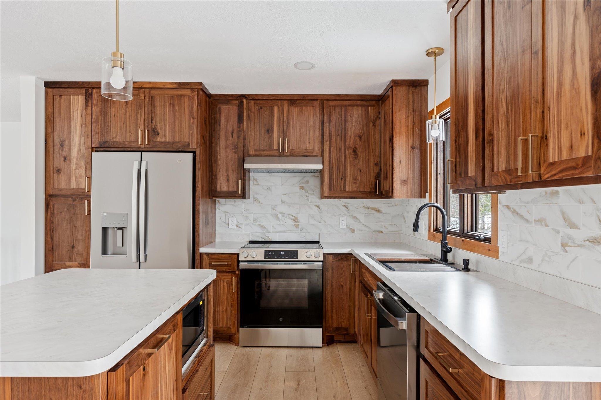 37098 Woodland Drive