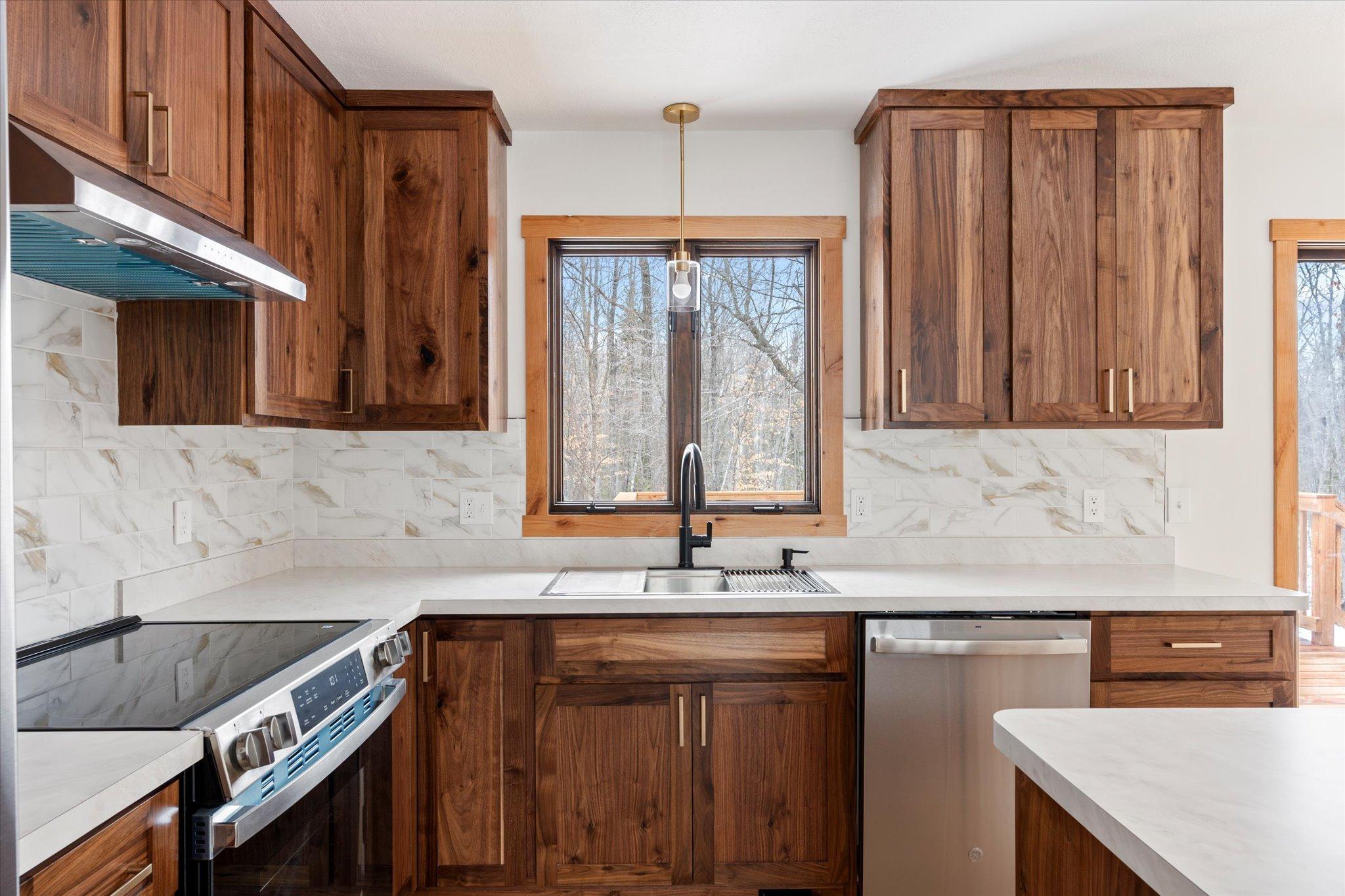 37098 Woodland Drive