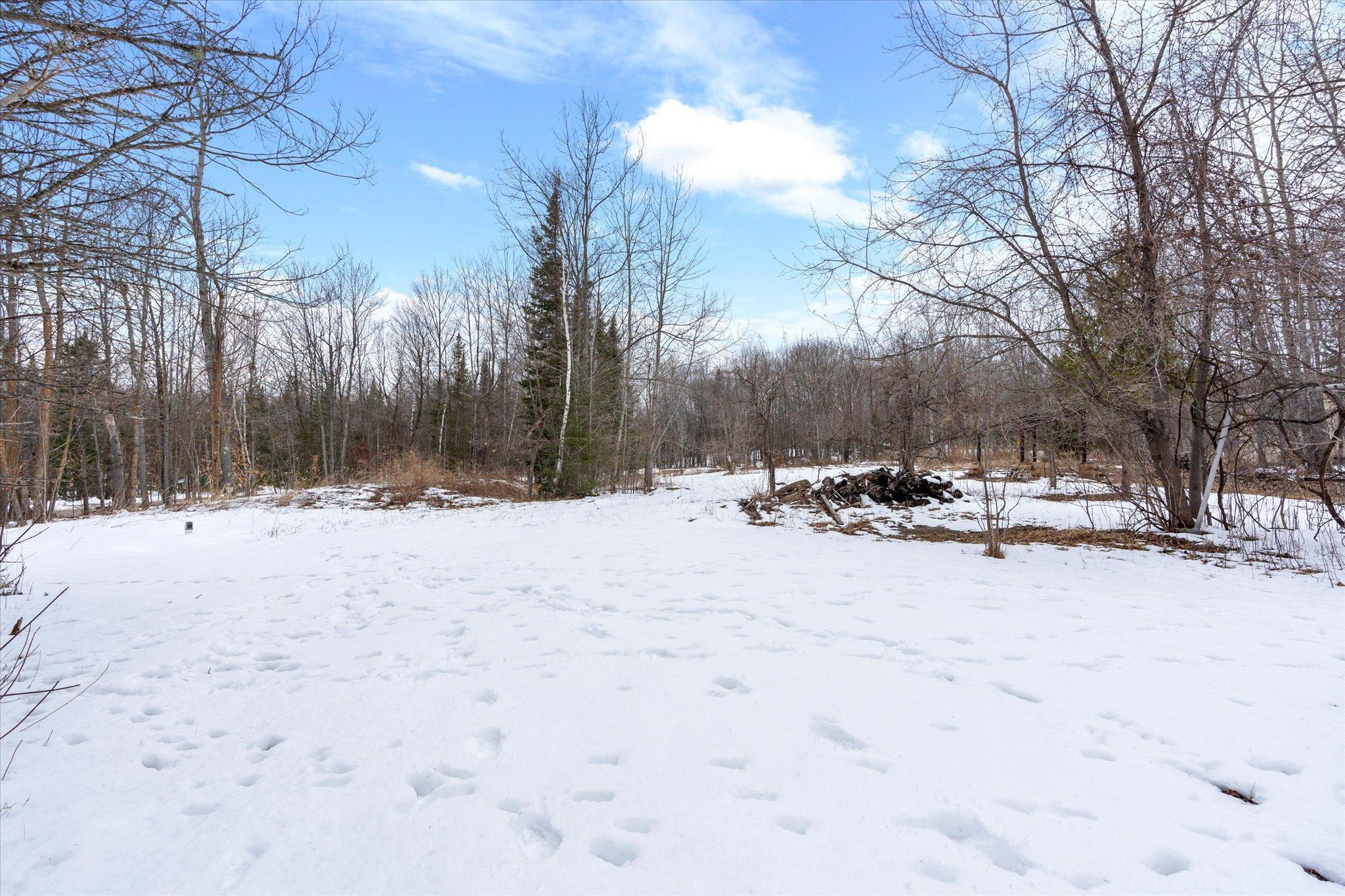 37098 Woodland Drive