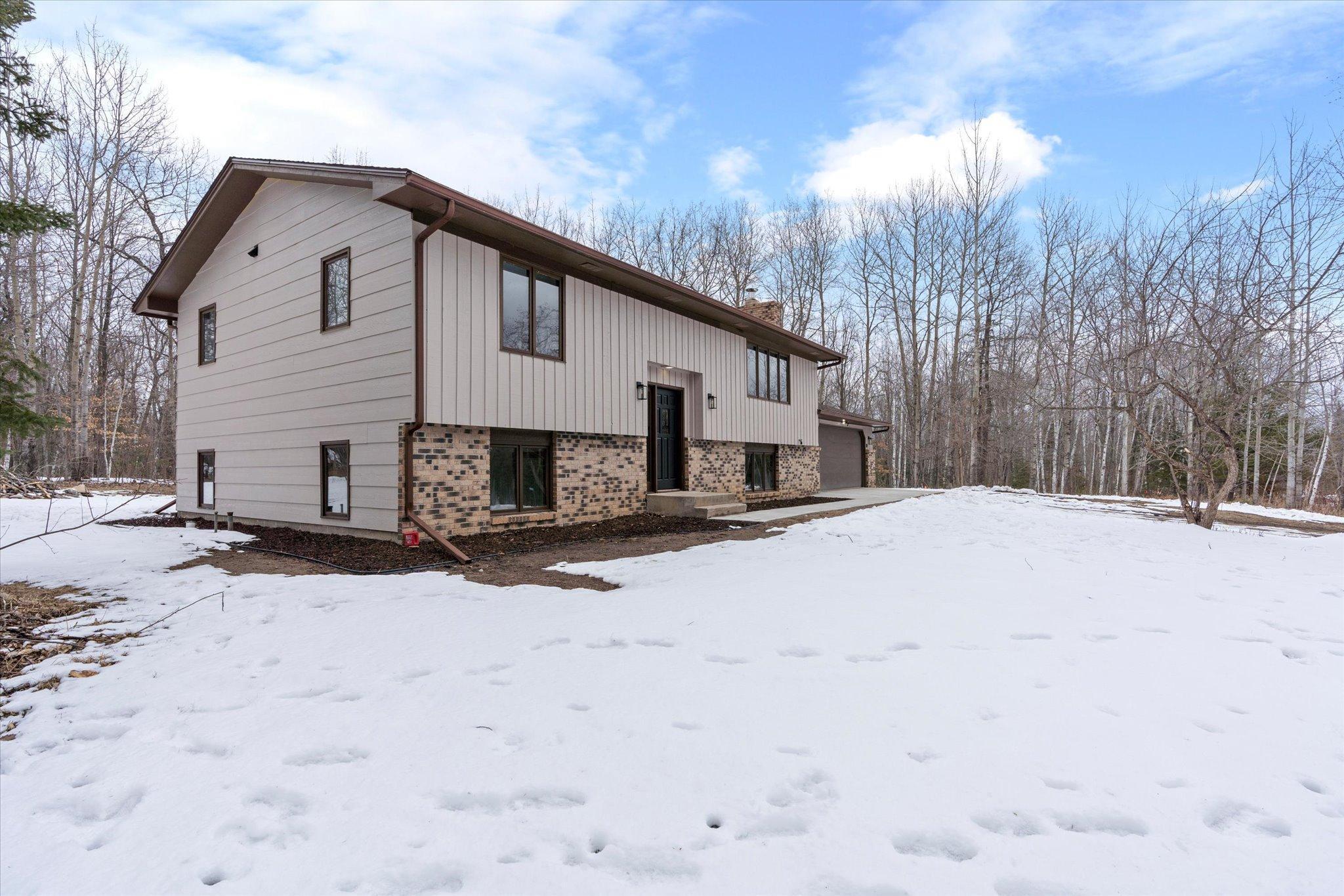 37098 Woodland Drive