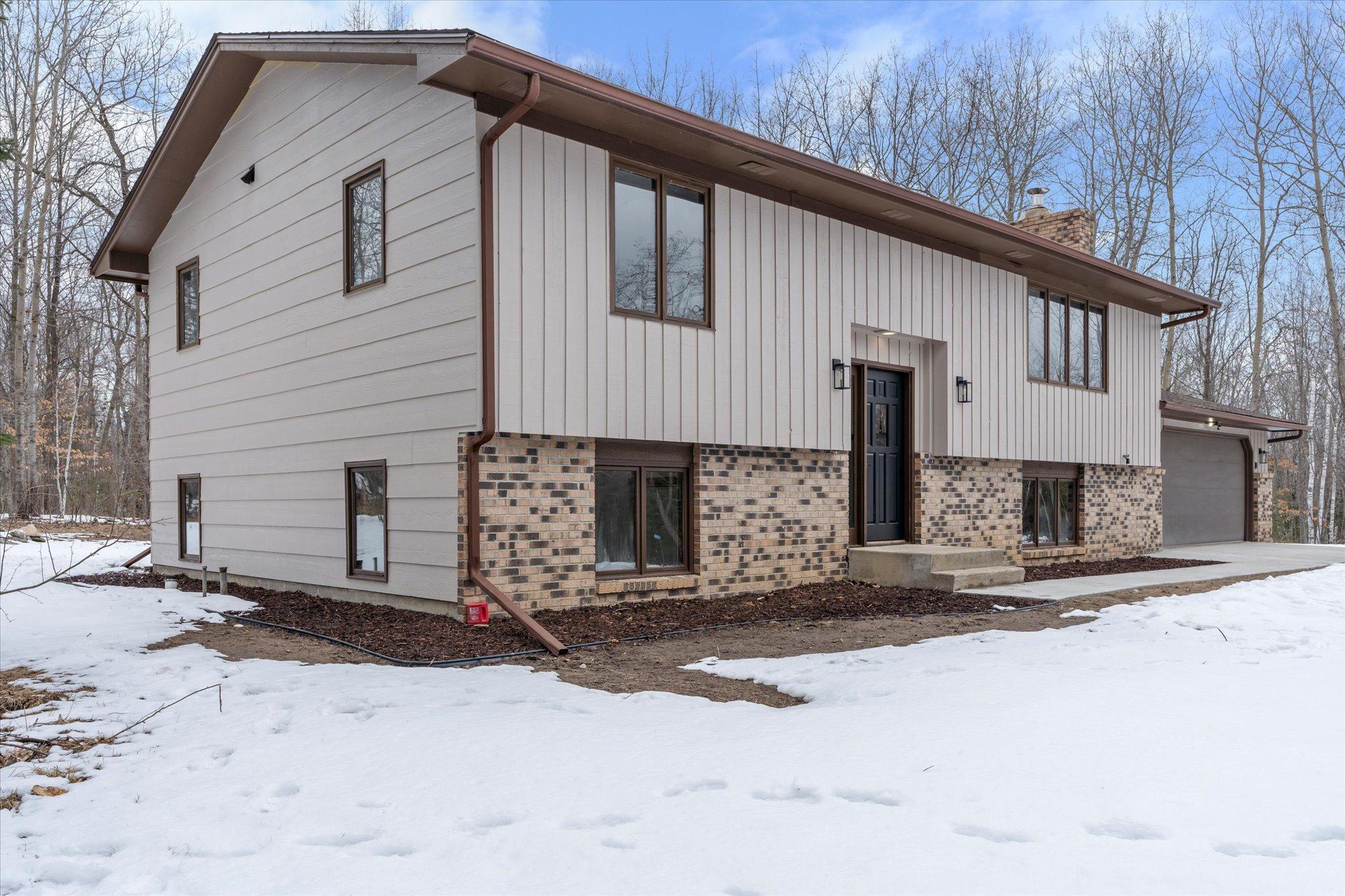 37098 Woodland Drive