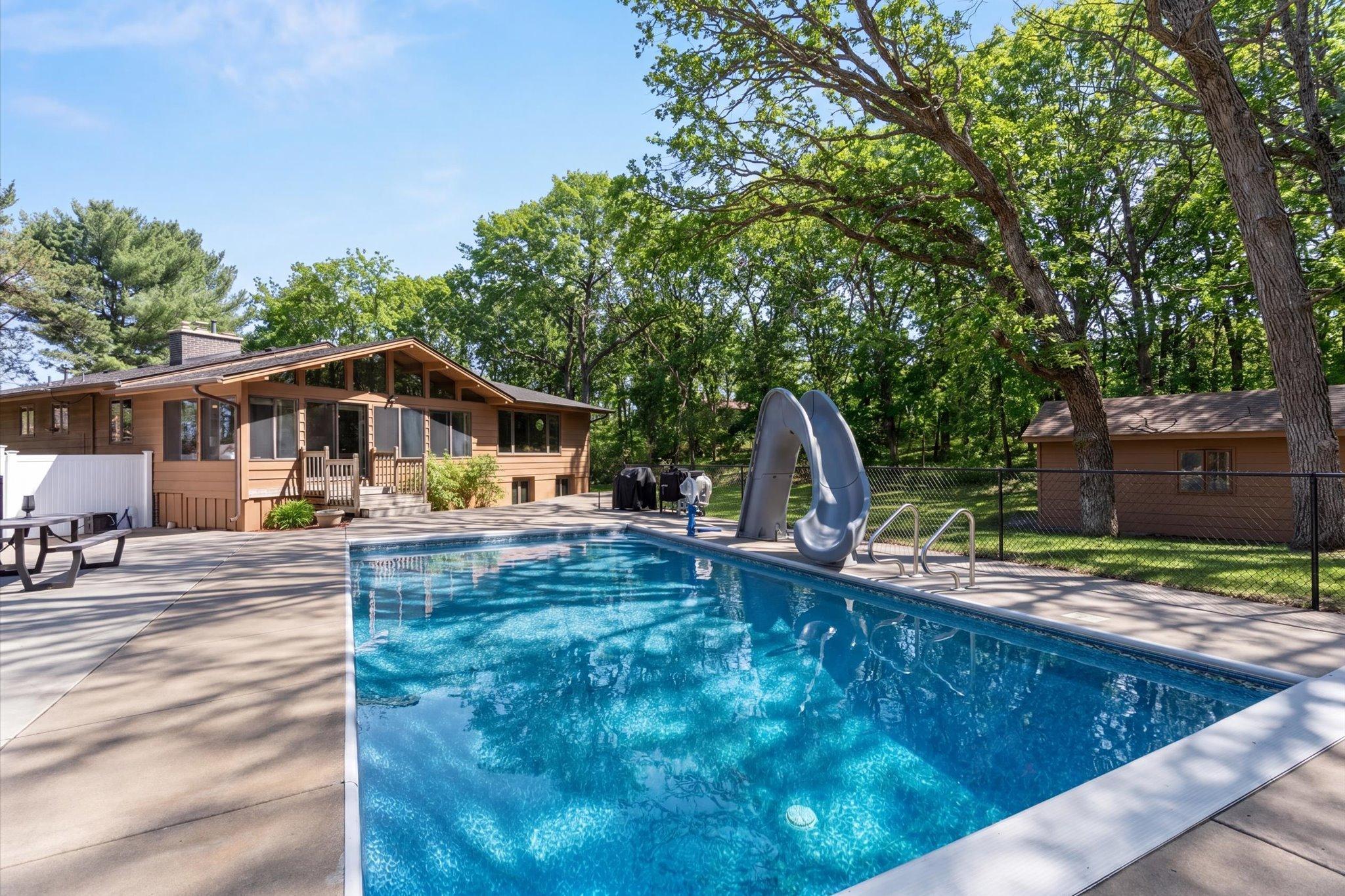 15002 University Avenue NW