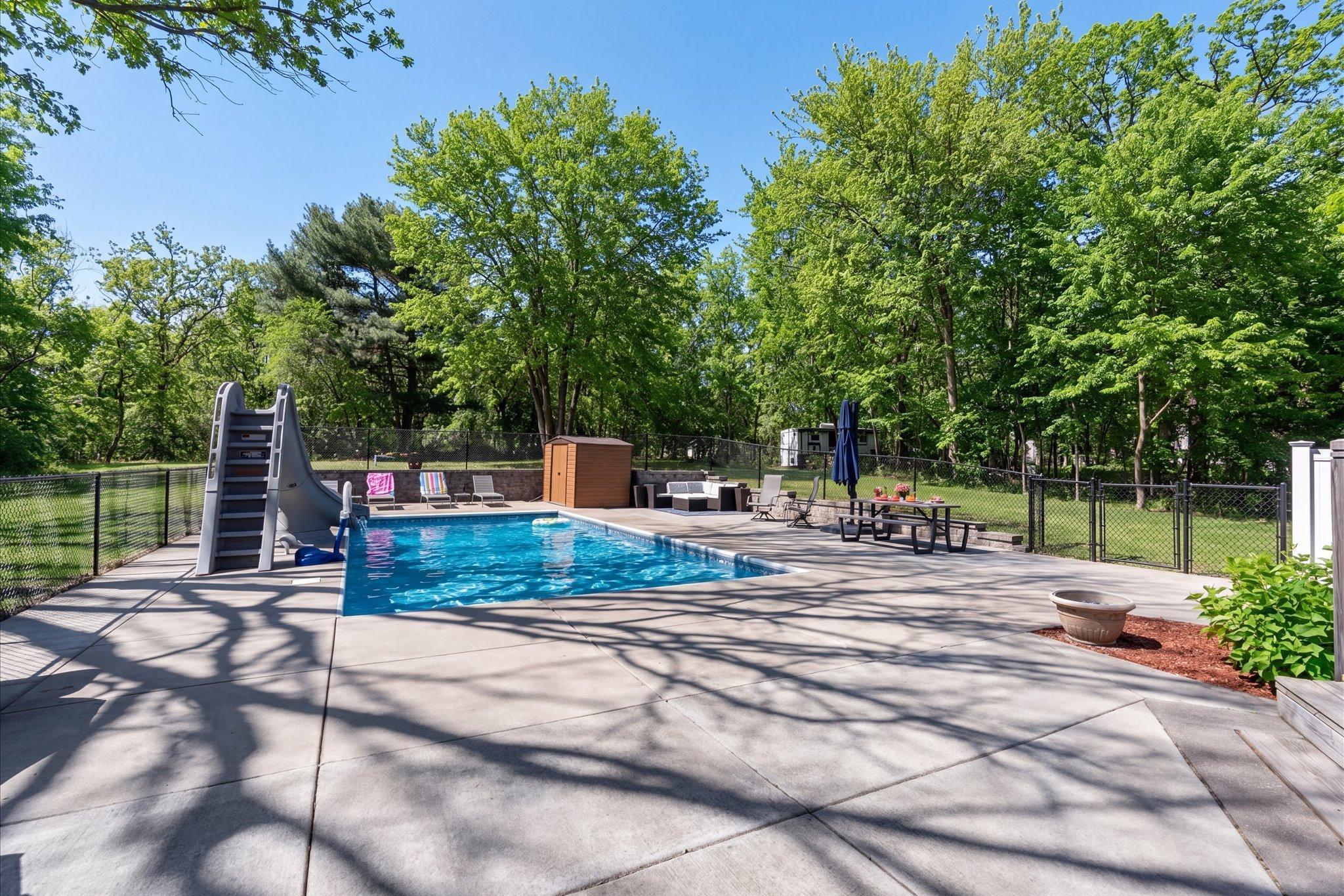 15002 University Avenue NW