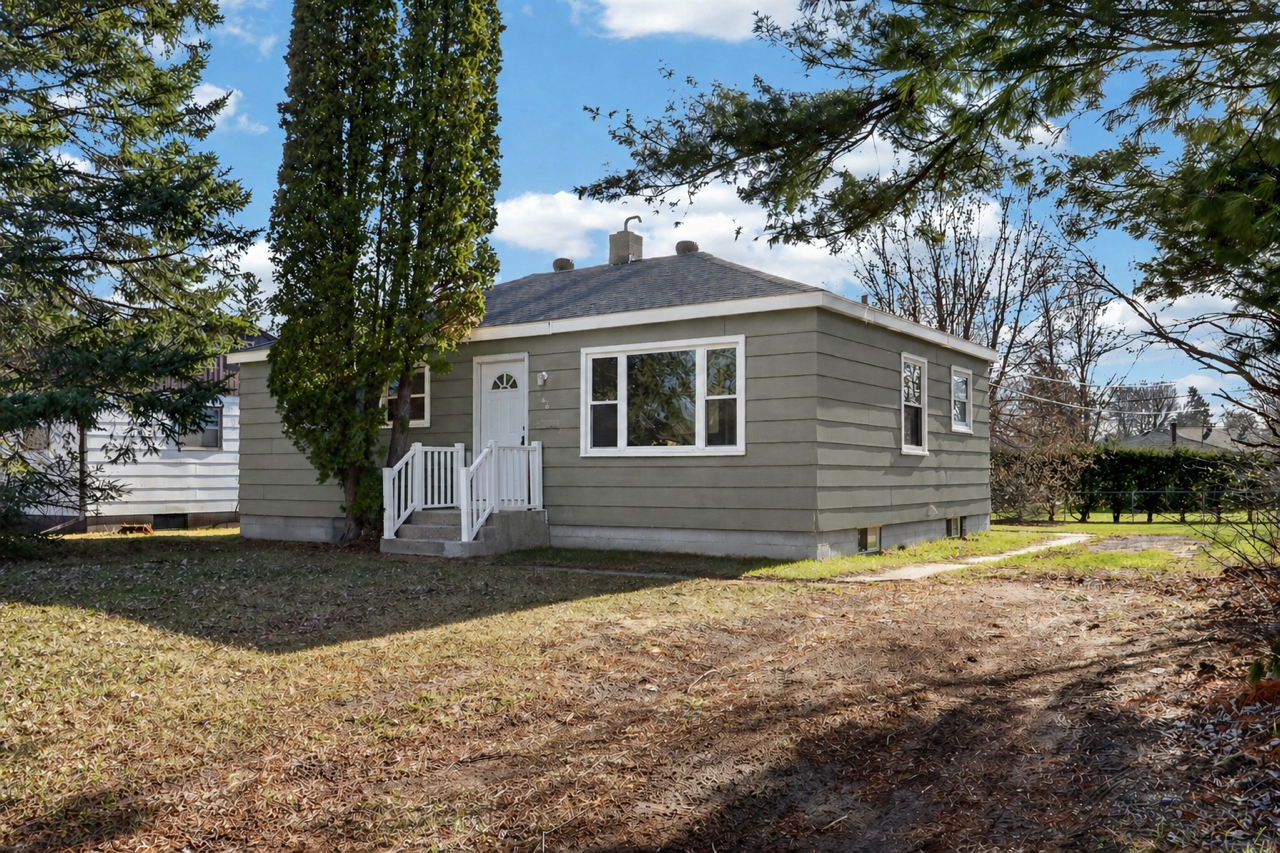 908 Clover Lane