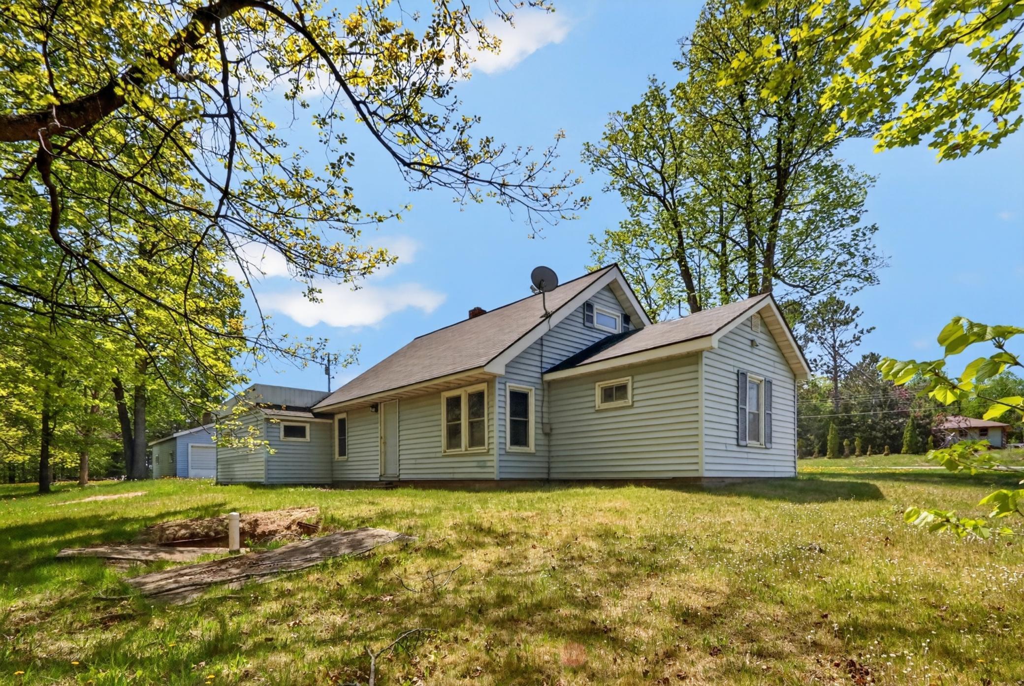 21402 US Highway 169