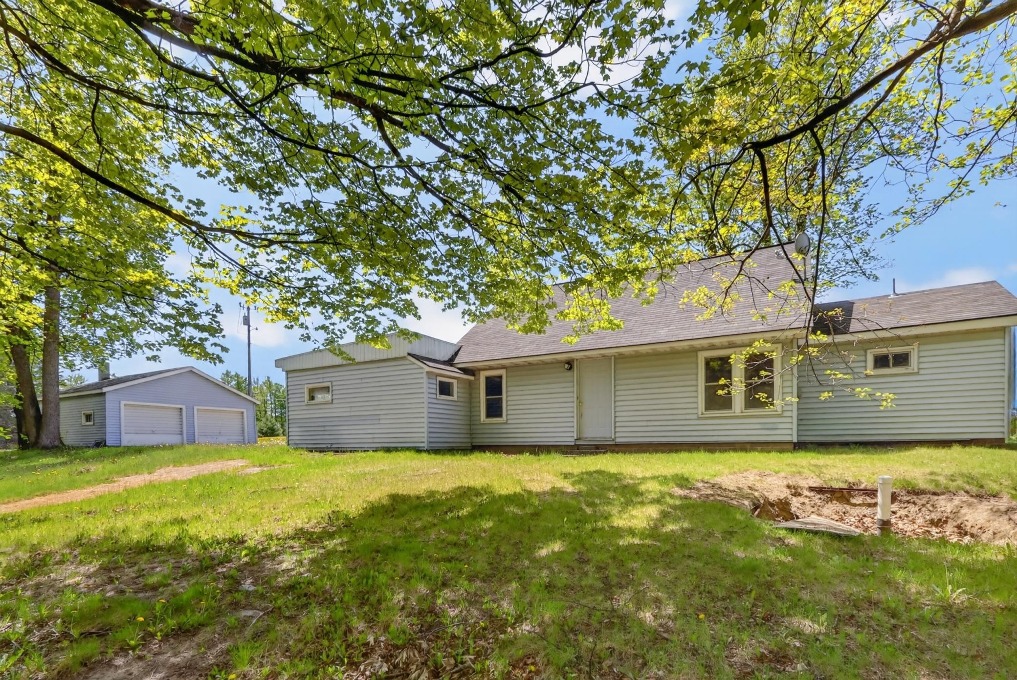 21402 US Highway 169