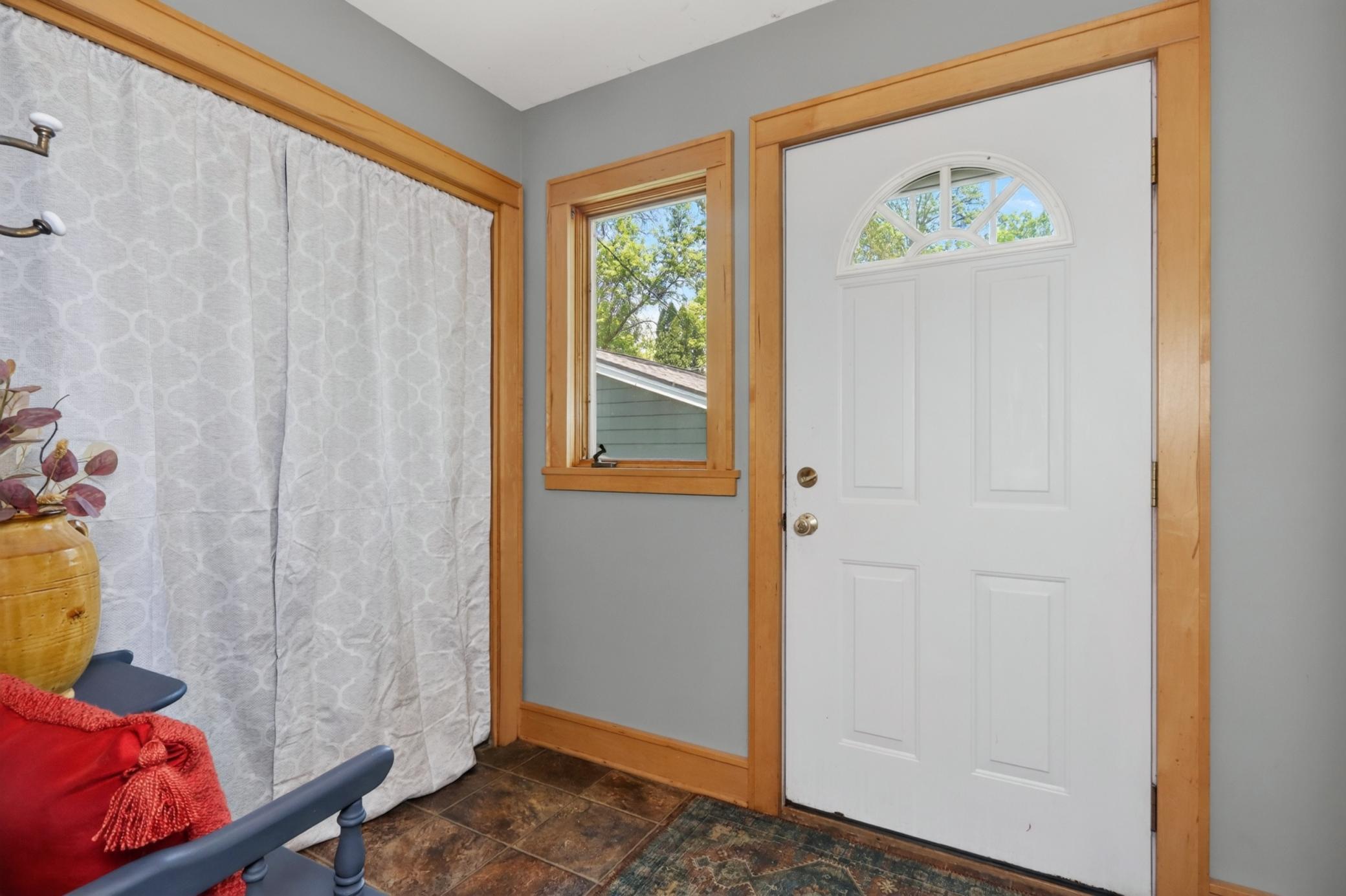 323 NW 11th Street