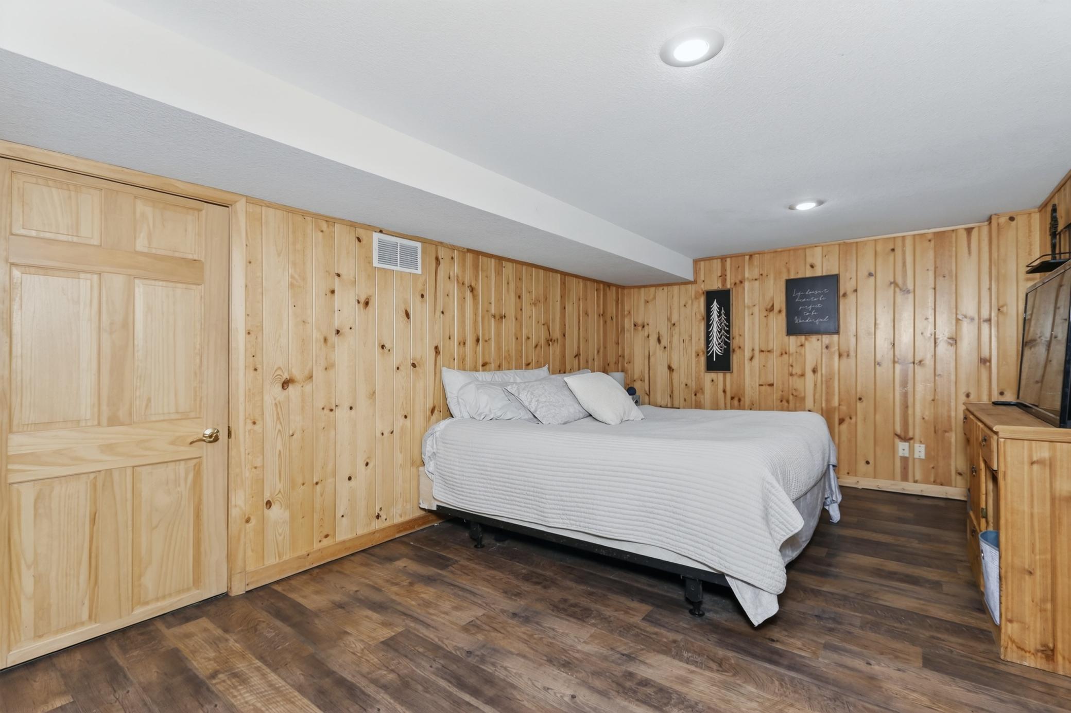 323 NW 11th Street