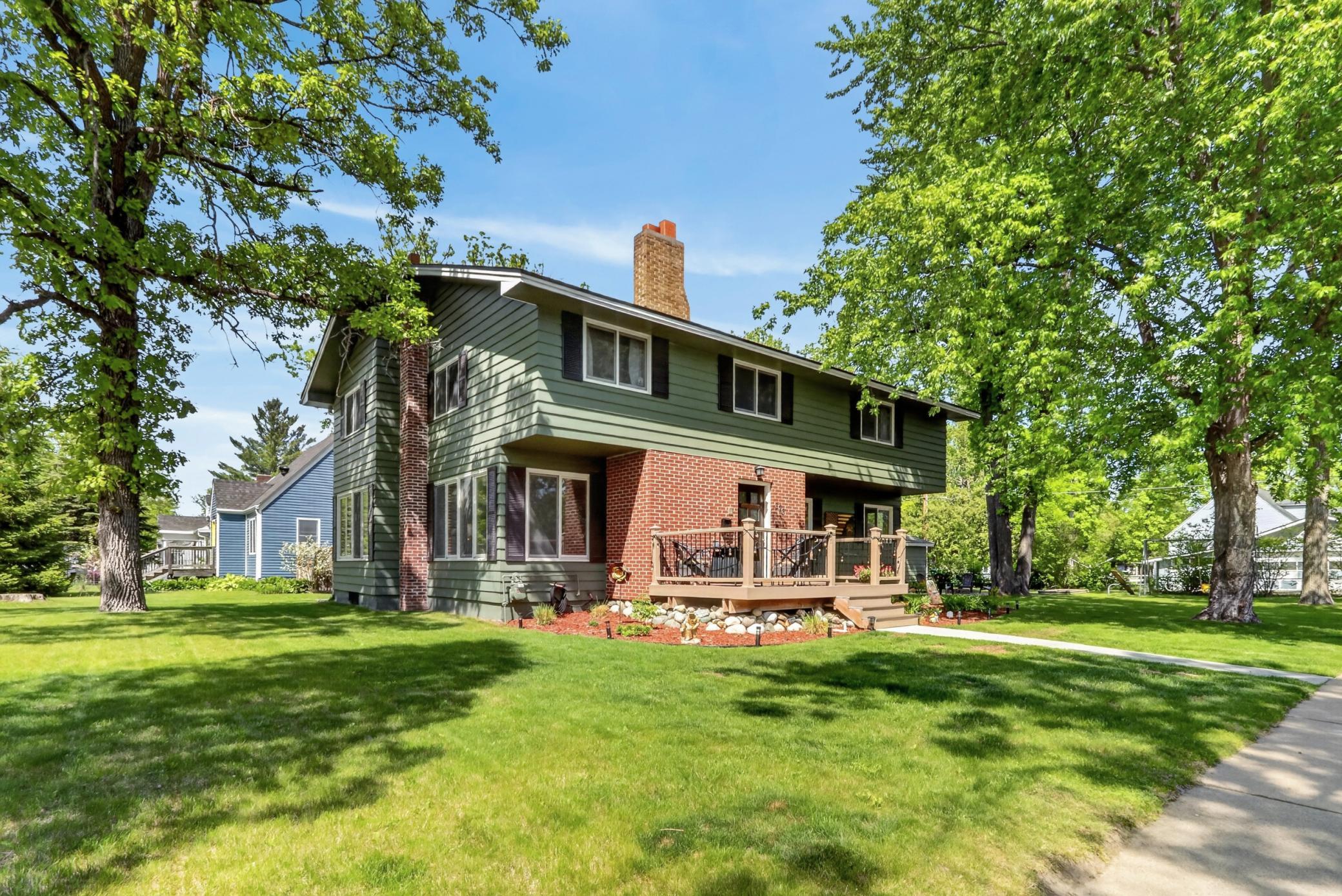 323 NW 11th Street