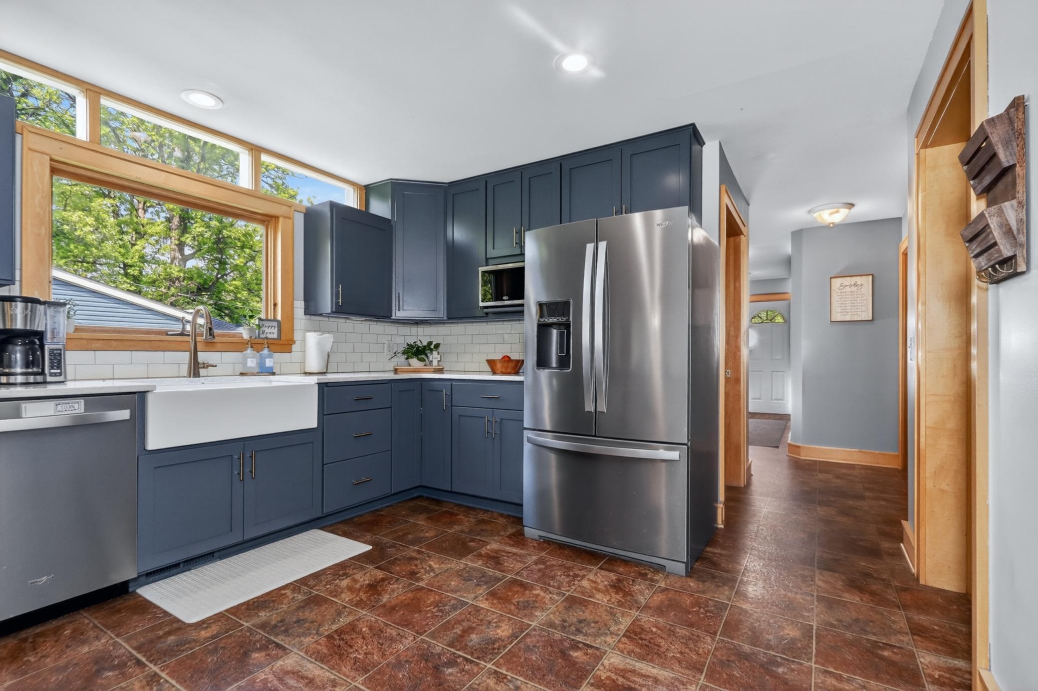 323 NW 11th Street