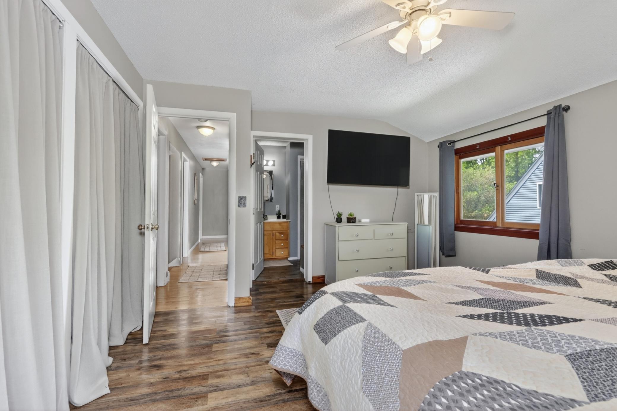 323 NW 11th Street