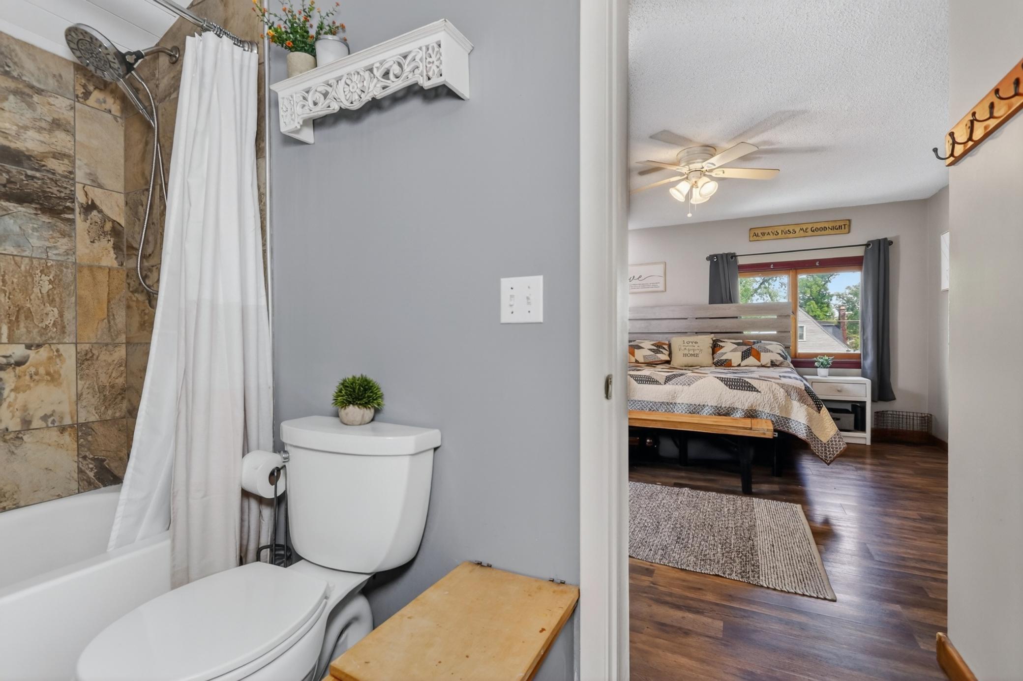 323 NW 11th Street