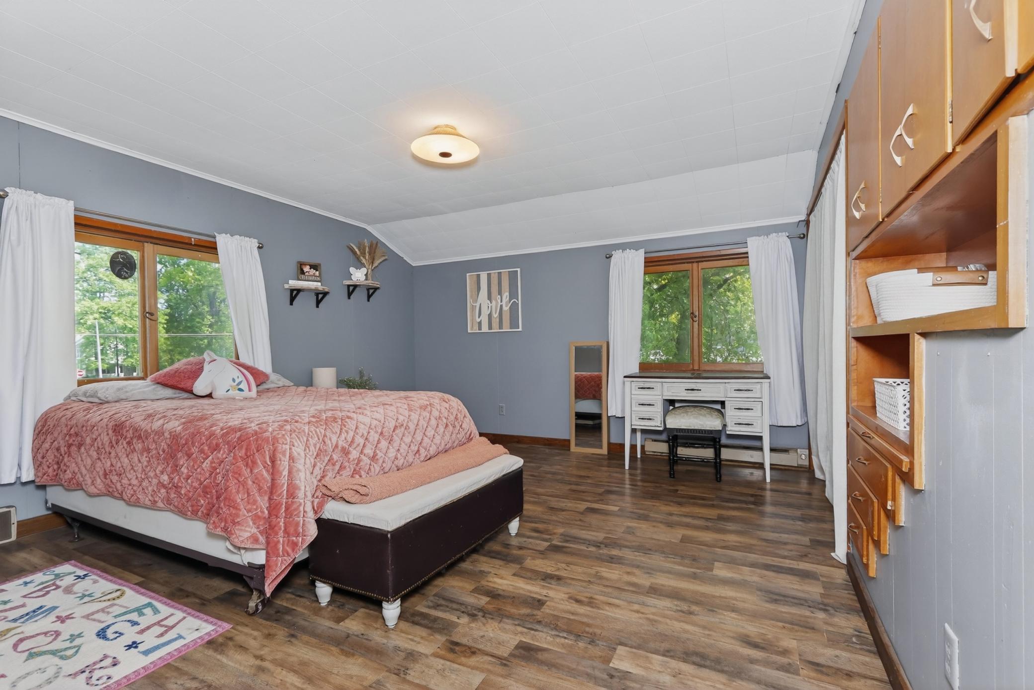 323 NW 11th Street