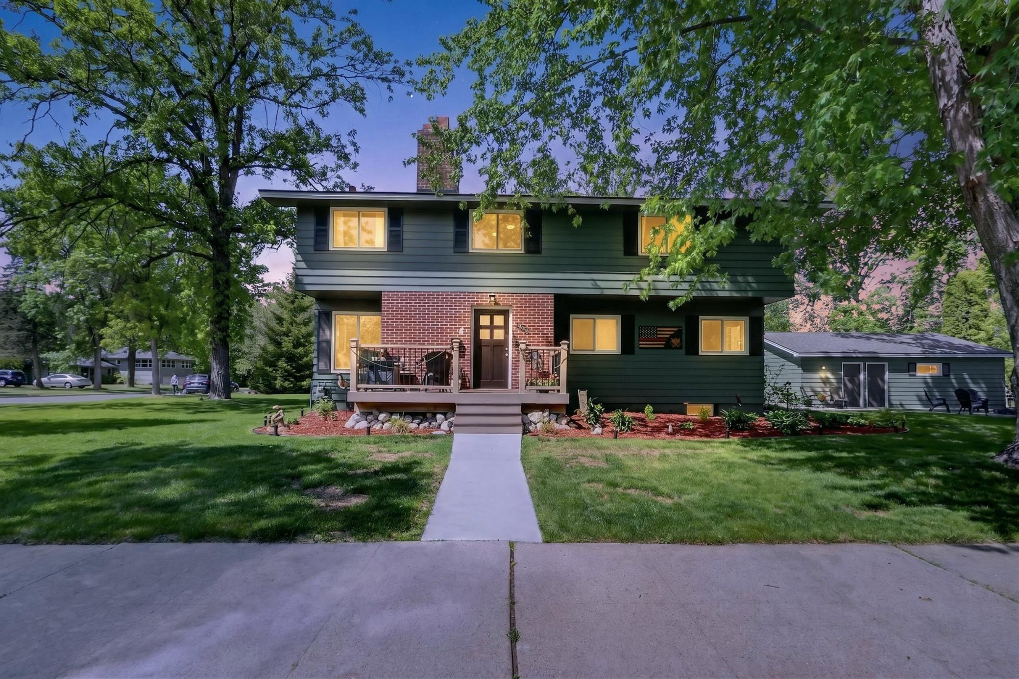 323 NW 11th Street