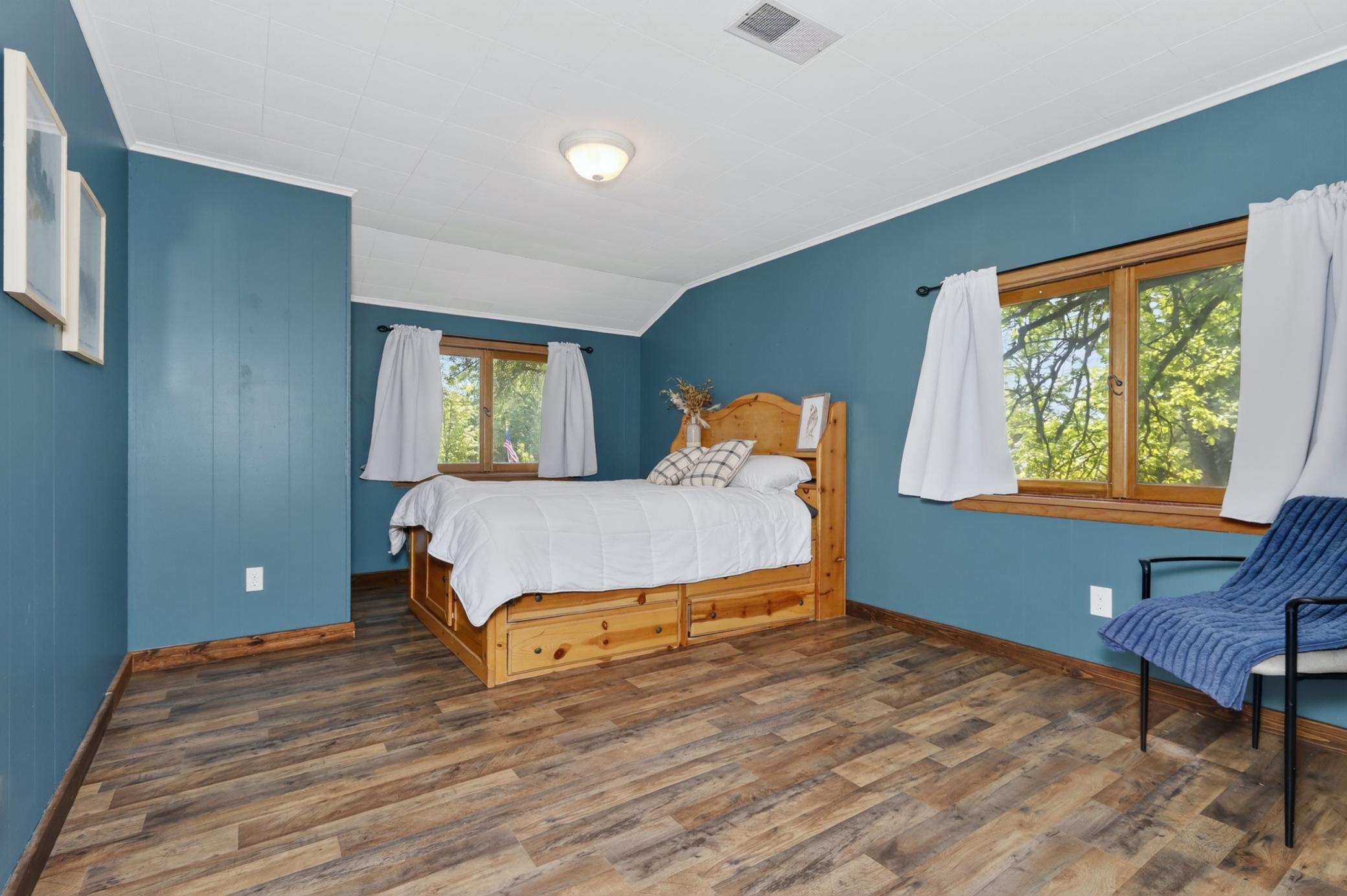 323 NW 11th Street