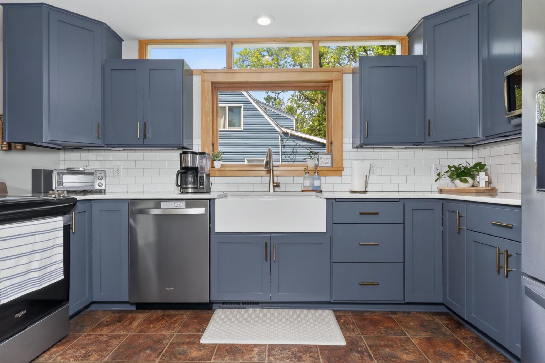 323 NW 11th Street