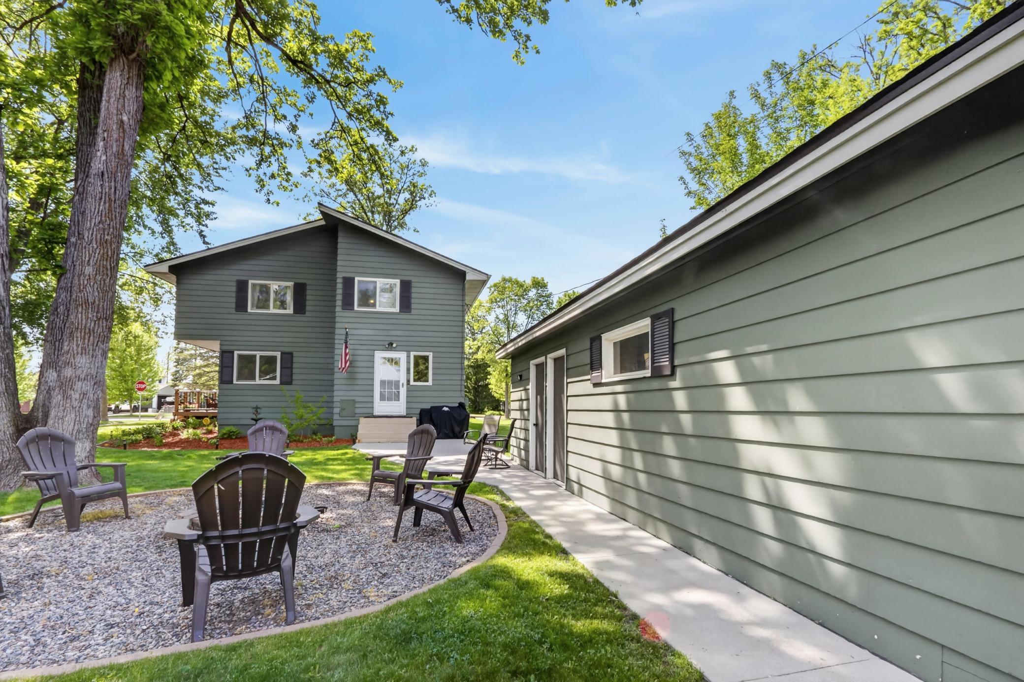 323 NW 11th Street