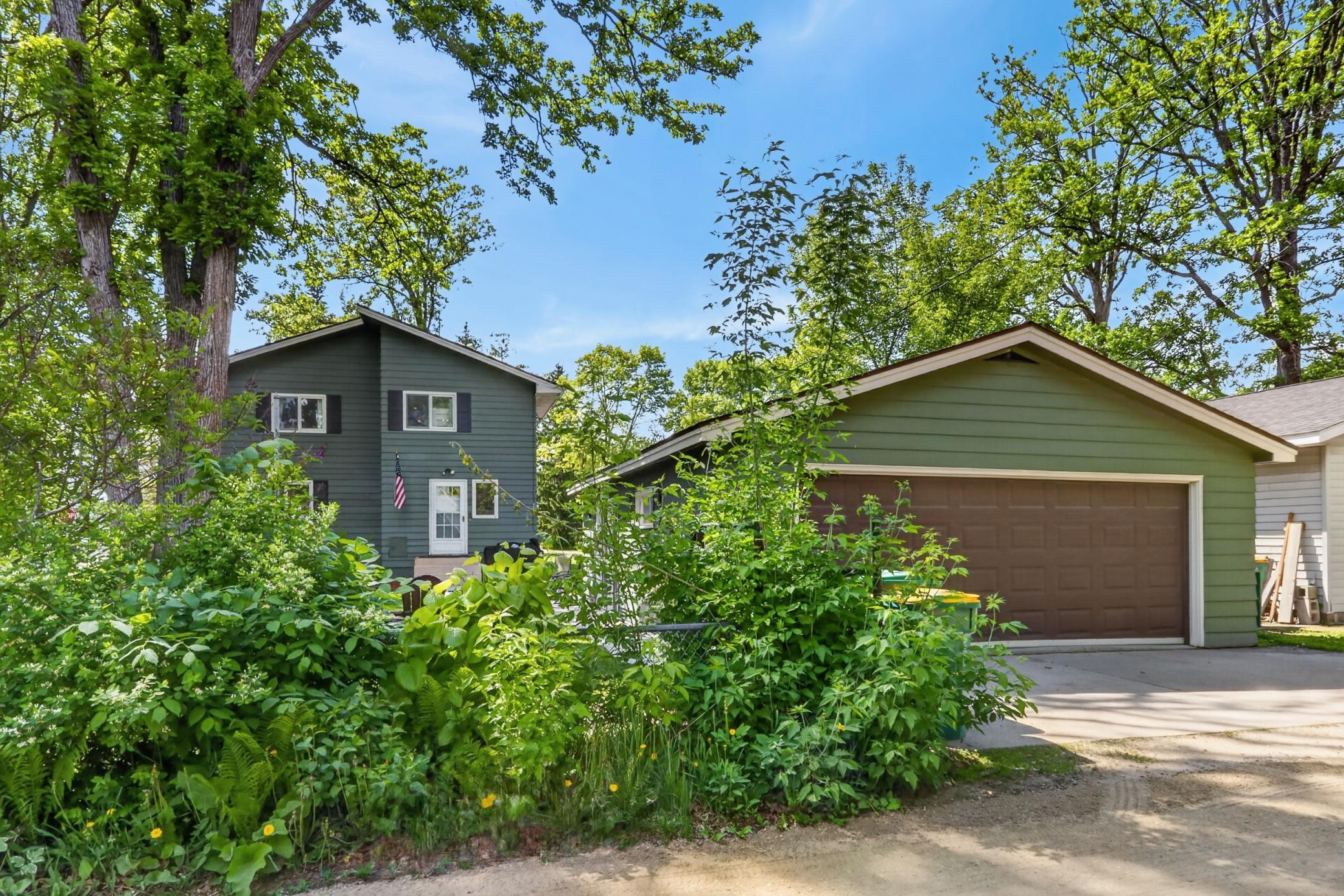 323 NW 11th Street