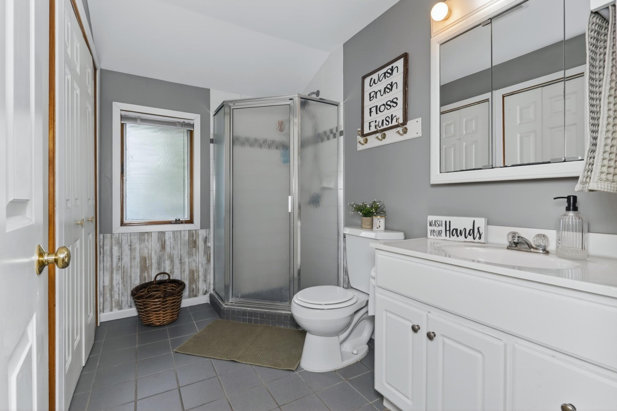 323 NW 11th Street