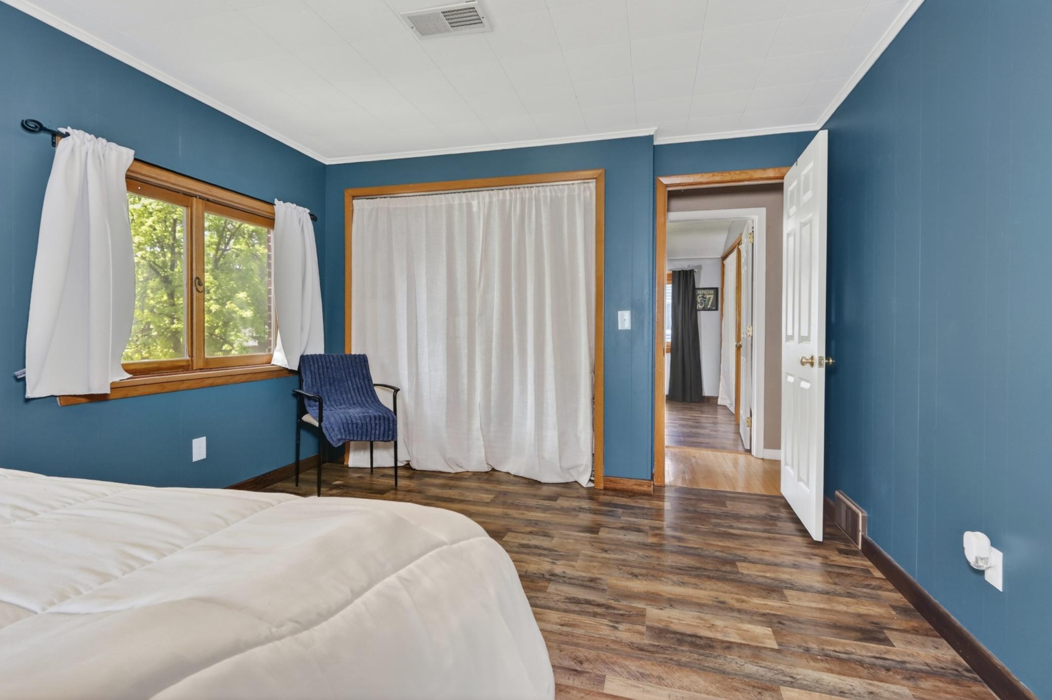 323 NW 11th Street
