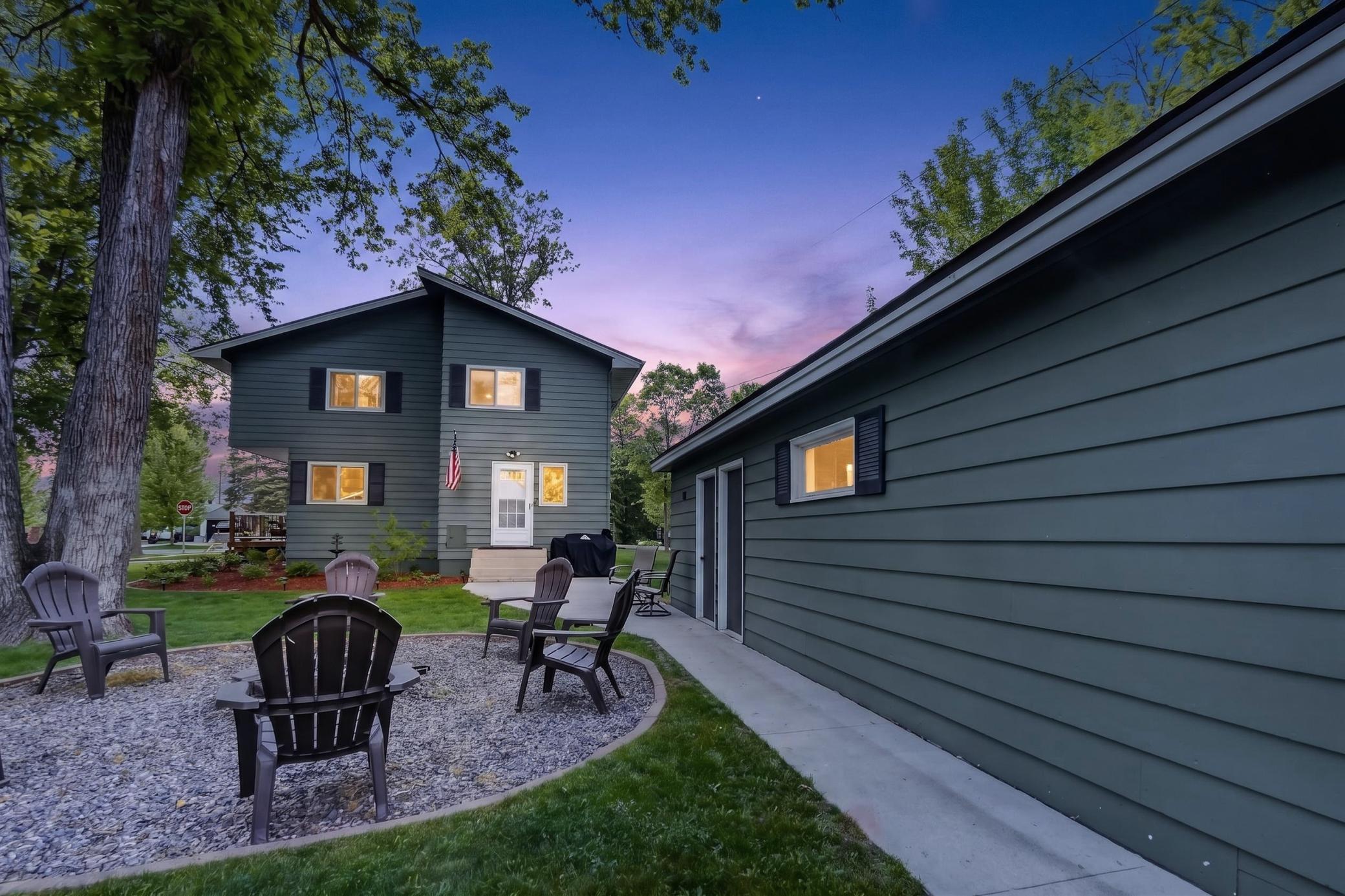 323 NW 11th Street