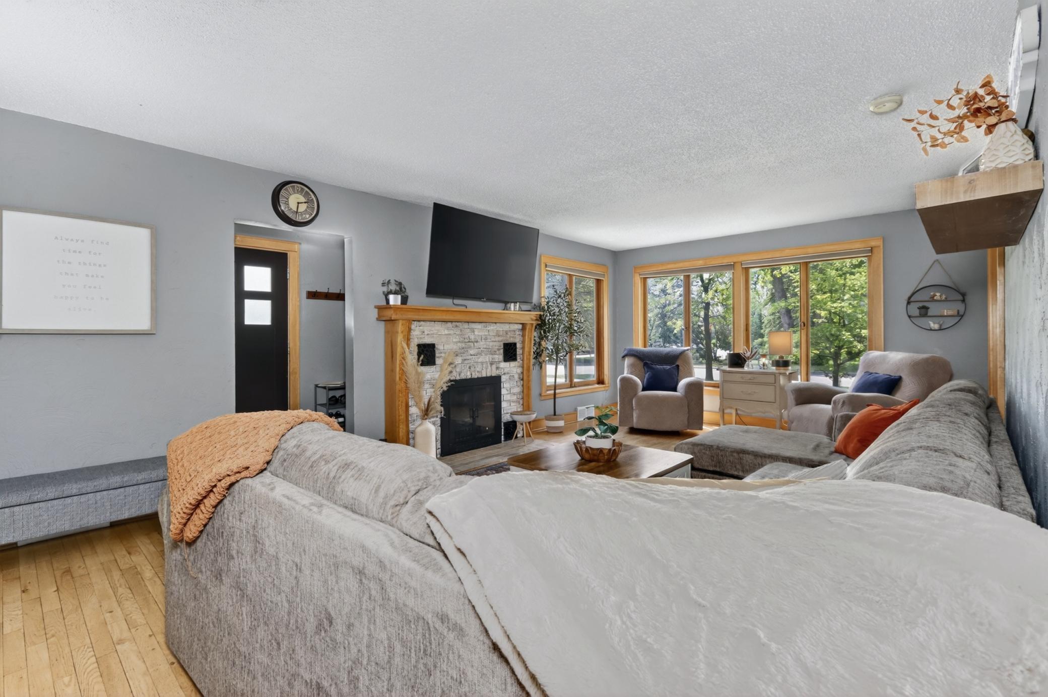 323 NW 11th Street