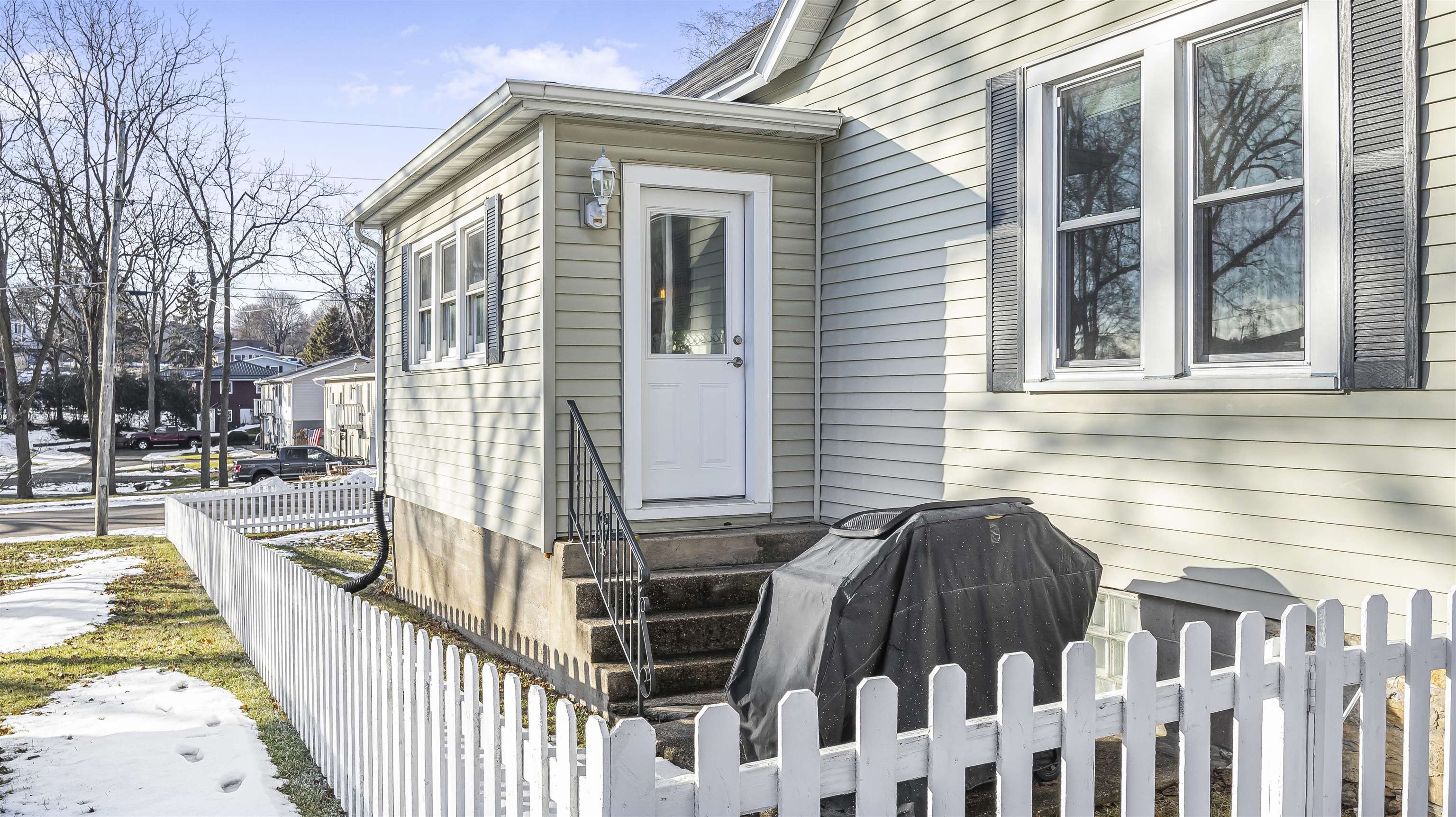 708 N Bequette Street