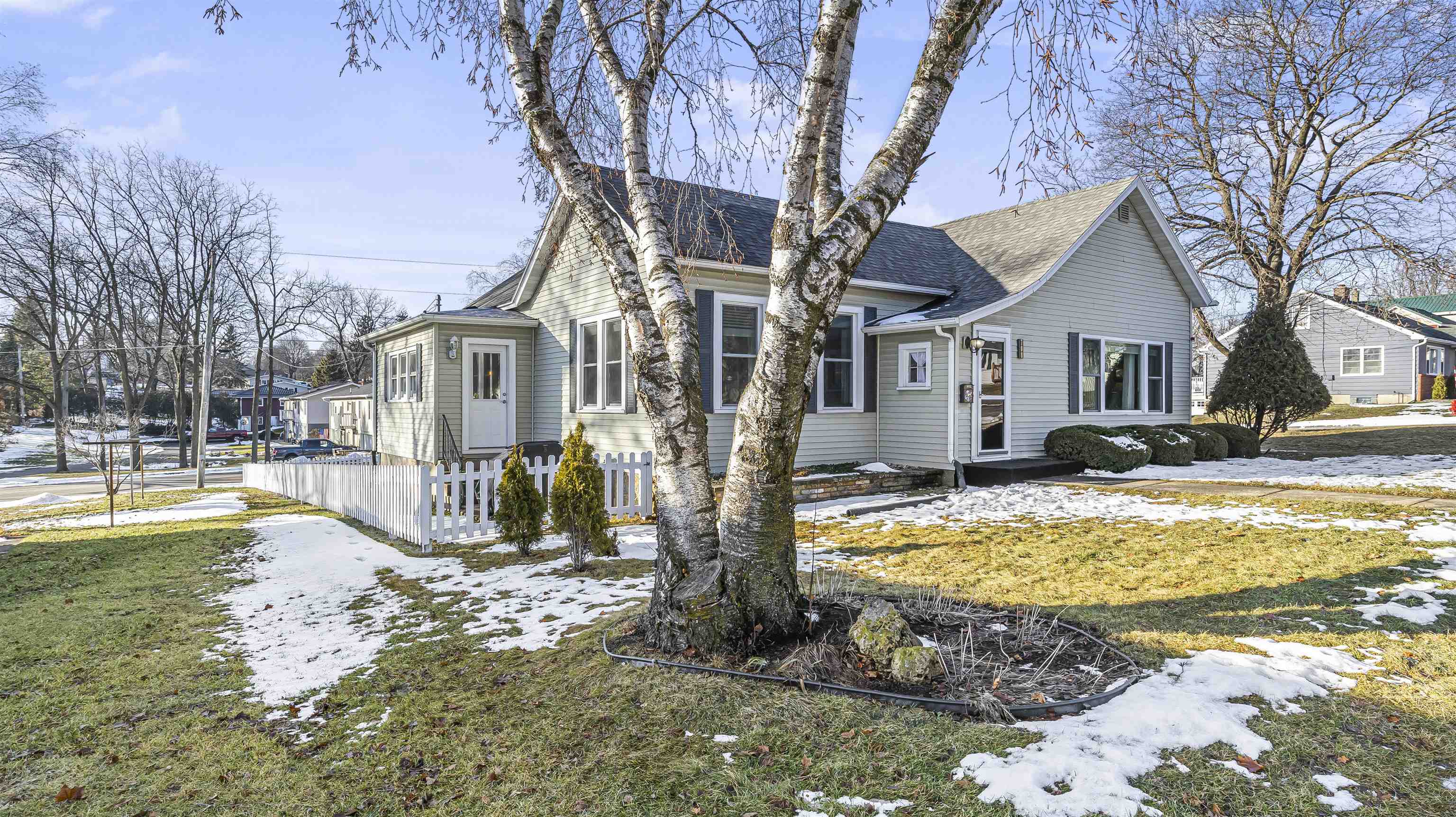 708 N Bequette Street