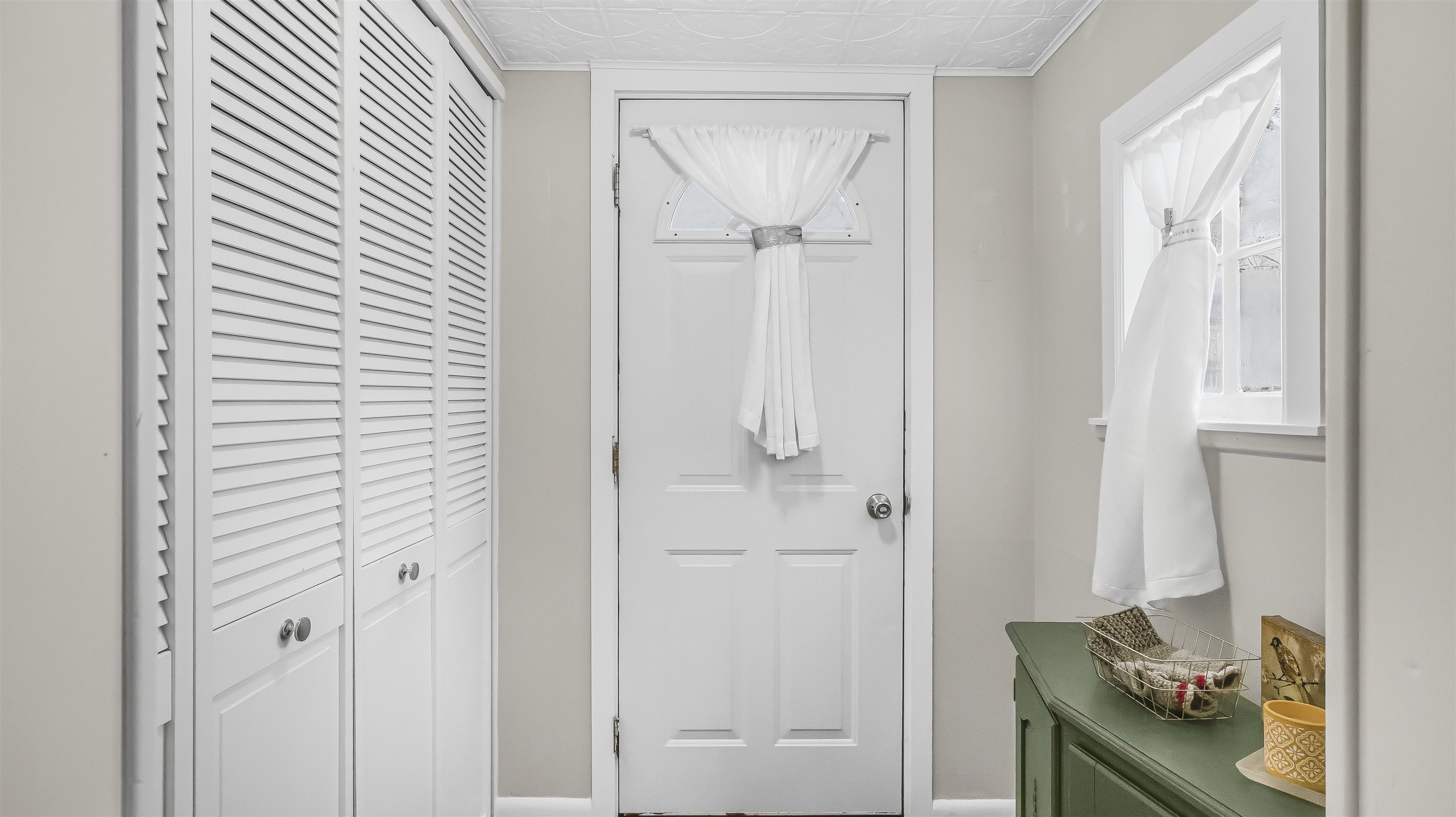 708 N Bequette Street