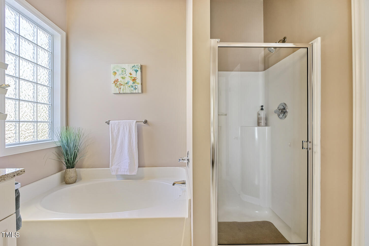 924 Glenmacie Drive Drive