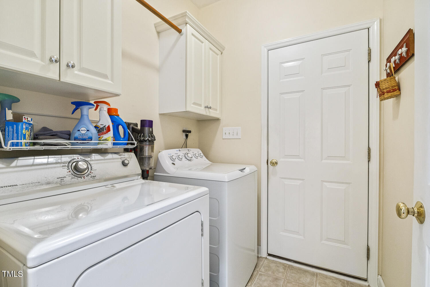 924 Glenmacie Drive Drive