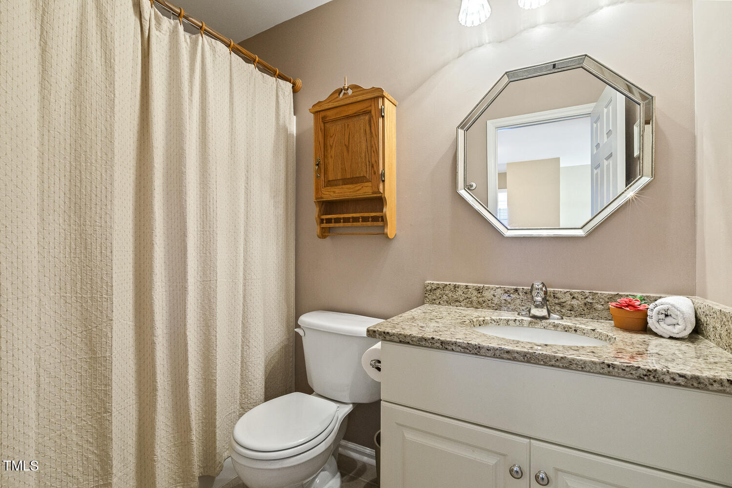 924 Glenmacie Drive Drive