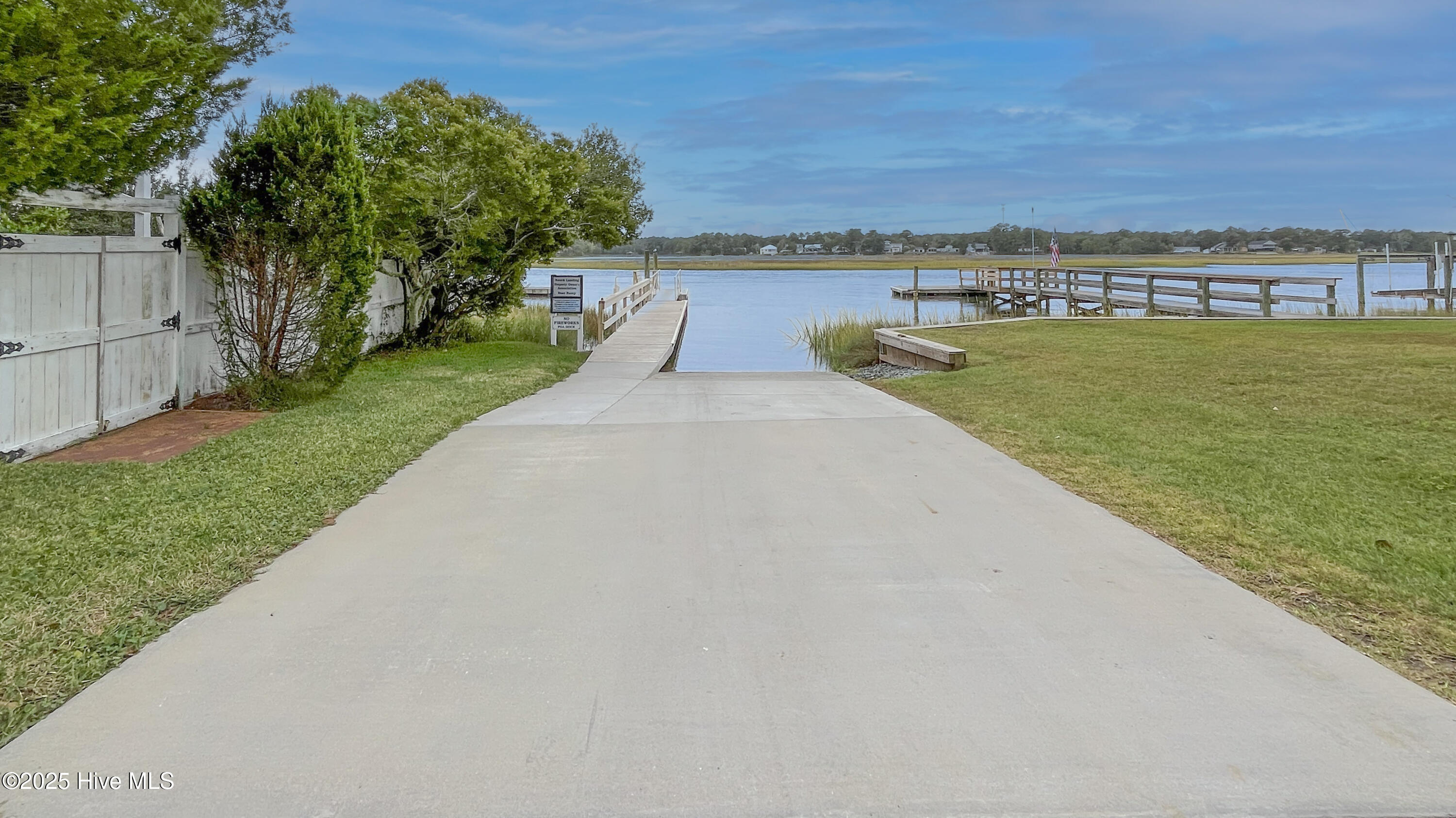 359 42 and 43 Hamilton Drive SE