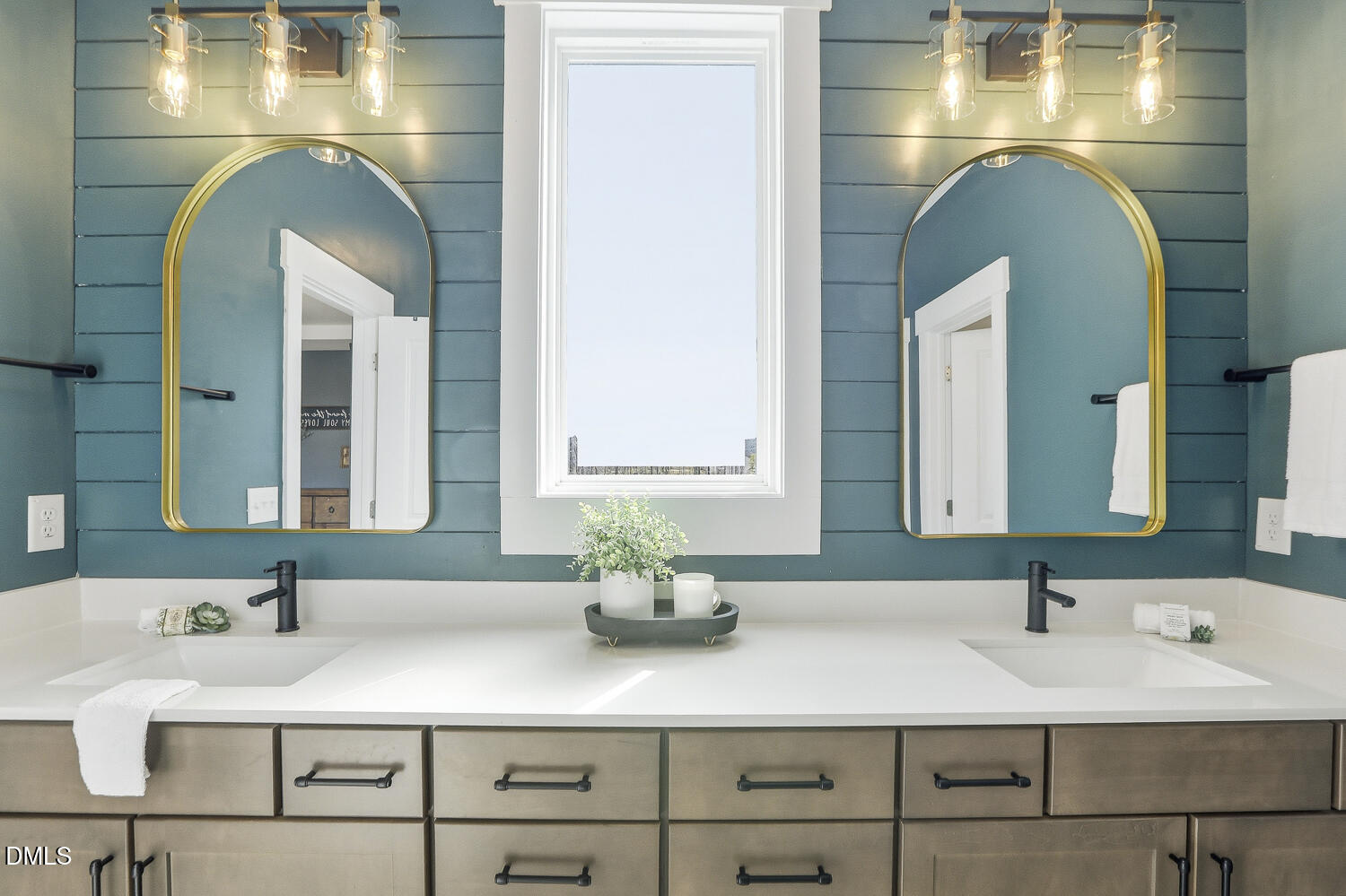 197 S Clearbrook Court