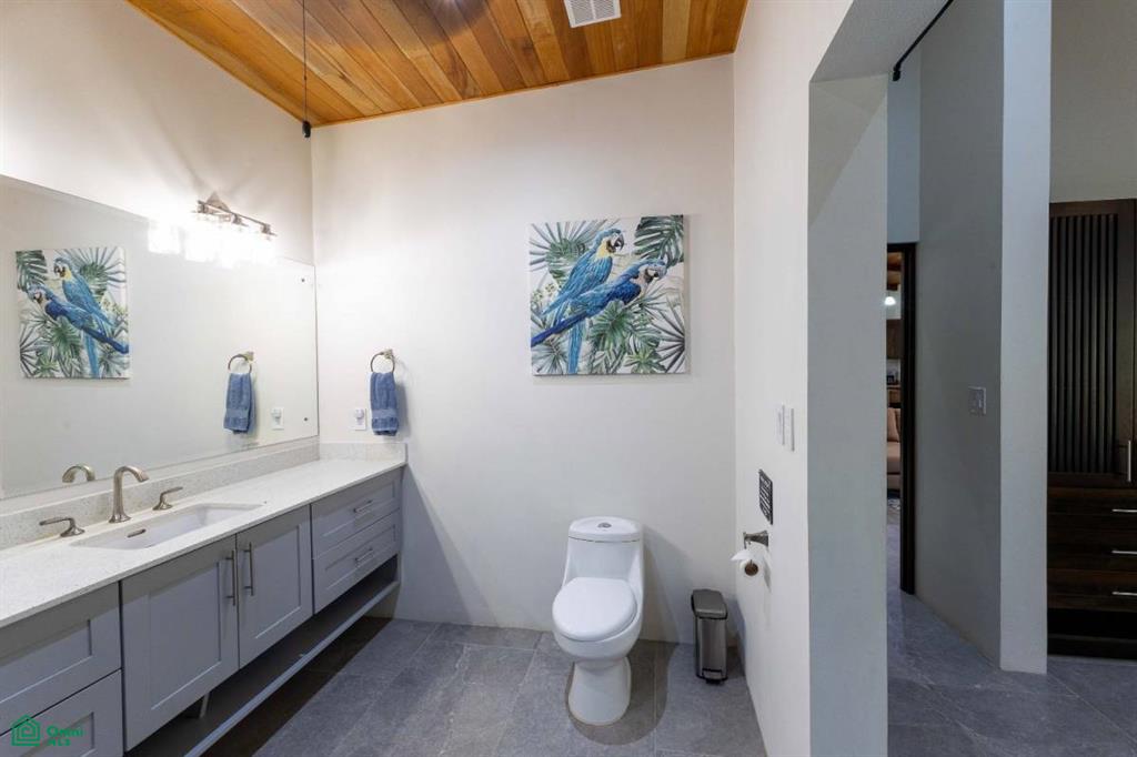 Private In-Town Location Move-In Ready Contemporary Home with a Prime Location, Puerto Cortés, Osa, Puntarenas