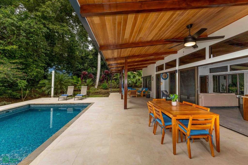 Private In-Town Location Move-In Ready Contemporary Home with a Prime Location, Puerto Cortés, Osa, Puntarenas
