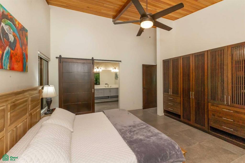 Private In-Town Location Move-In Ready Contemporary Home with a Prime Location, Puerto Cortés, Osa, Puntarenas