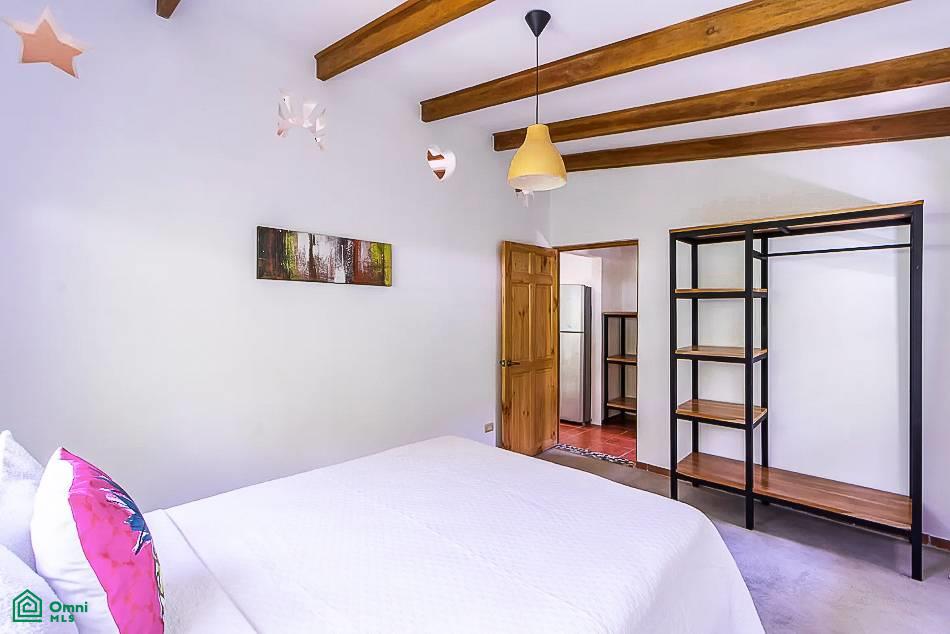 Five minute drive to the beach Two Bedroom House with Studio, Cóbano (C. M. D.)
